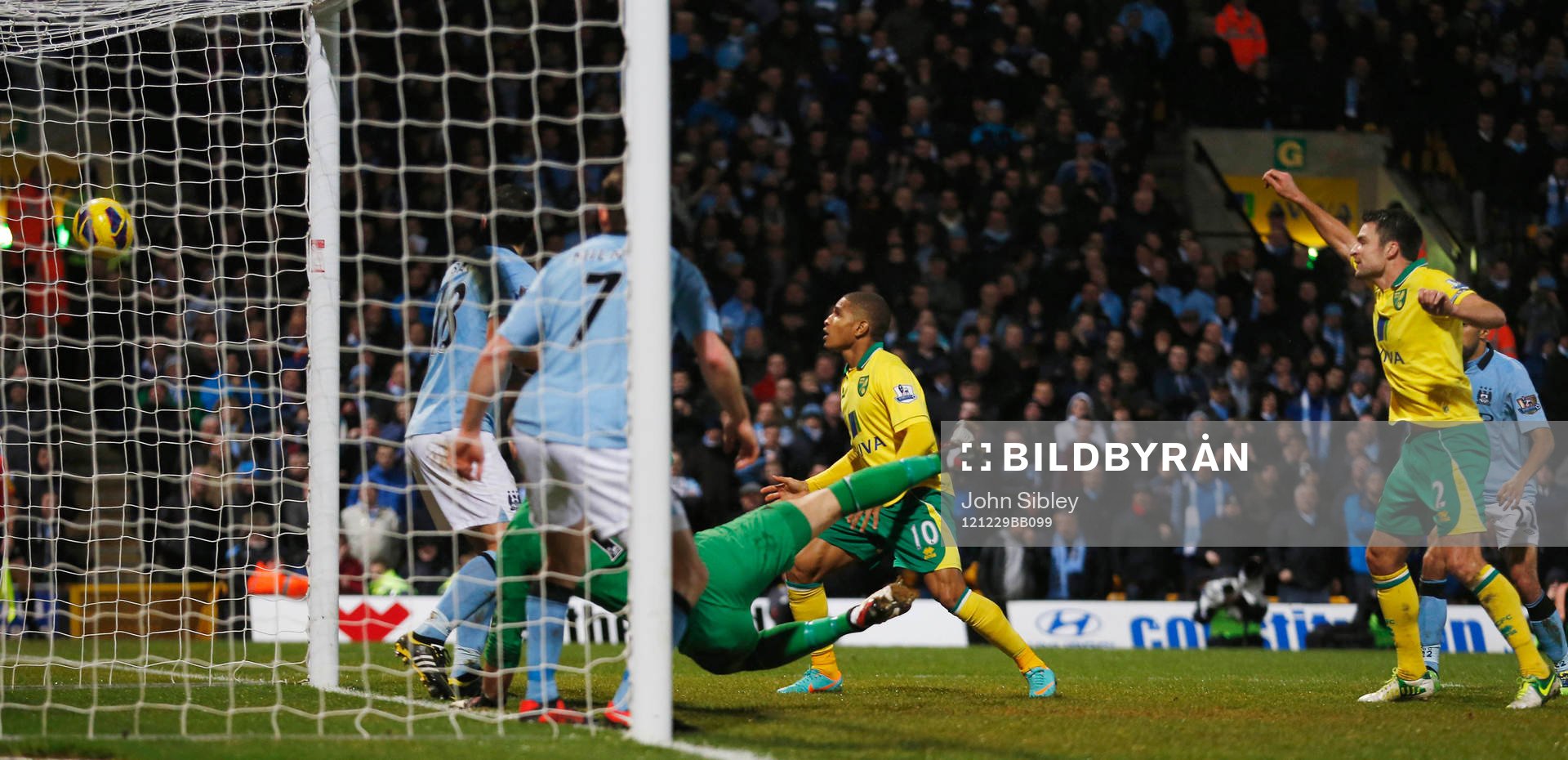 Football - Norwich City v Manchester City - Barclays