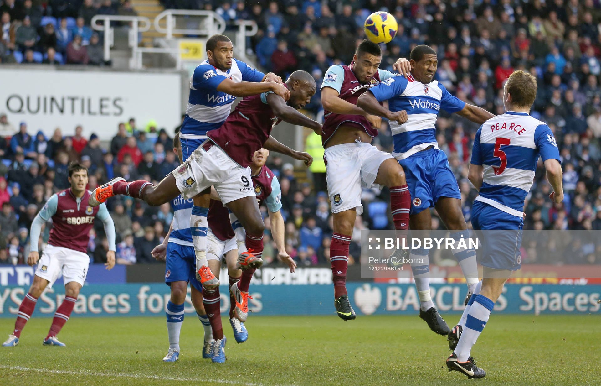 Football - Reading v West Ham United - Barclays Premier