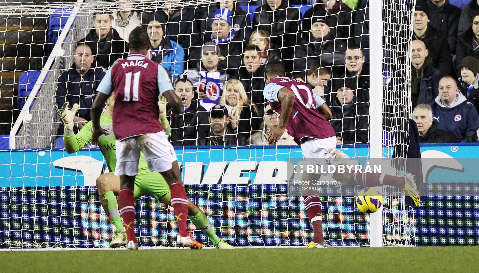 Football - Reading v West Ham United - Barclays Premier