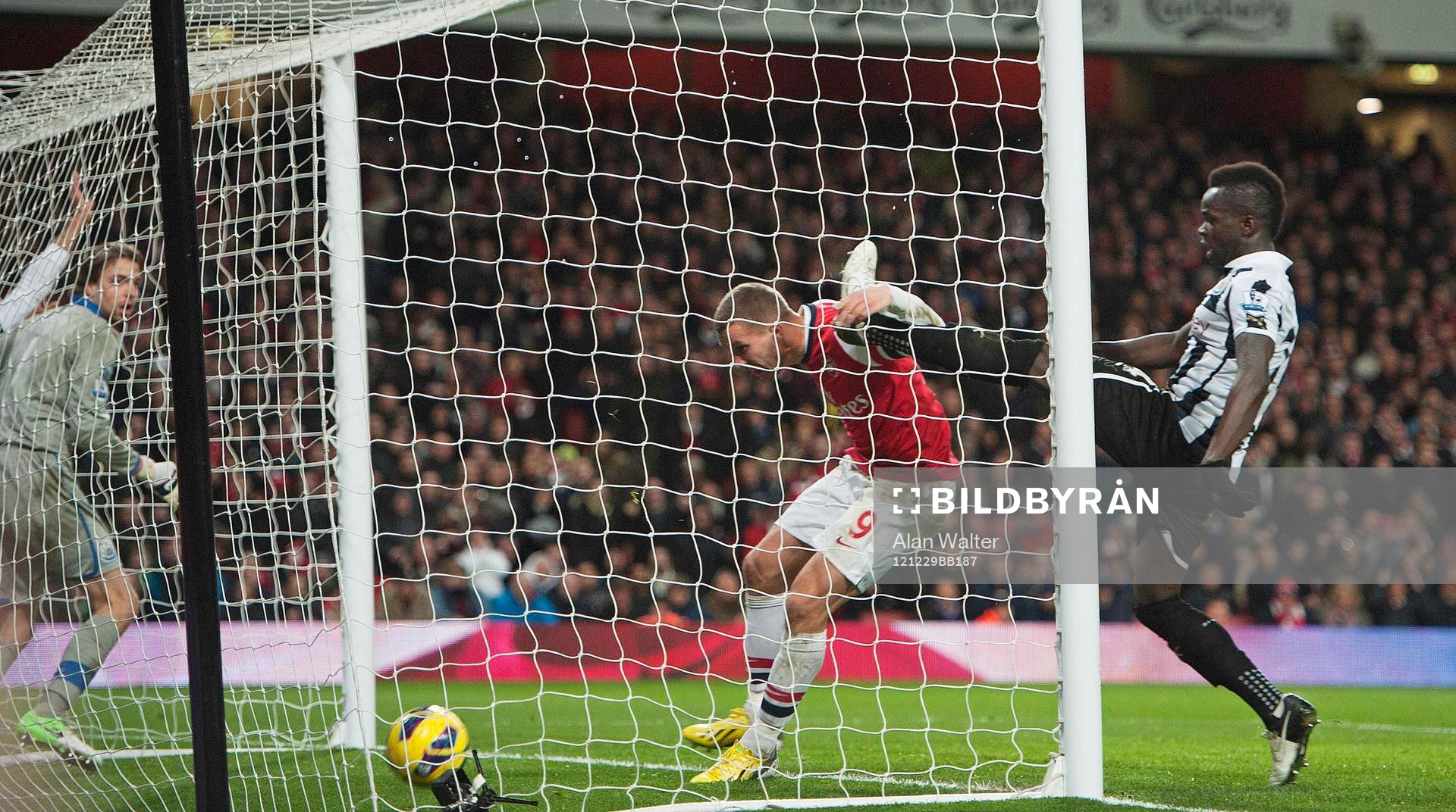 Football - Arsenal v Newcastle United - Barclays Premier