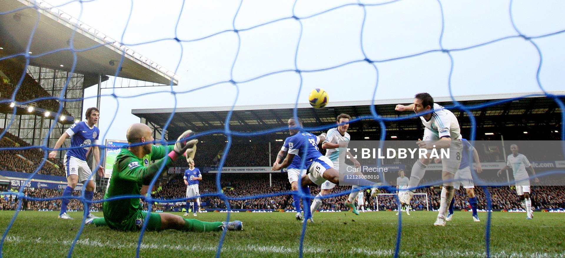 Football - Everton v Chelsea - Barclays Premier League  -