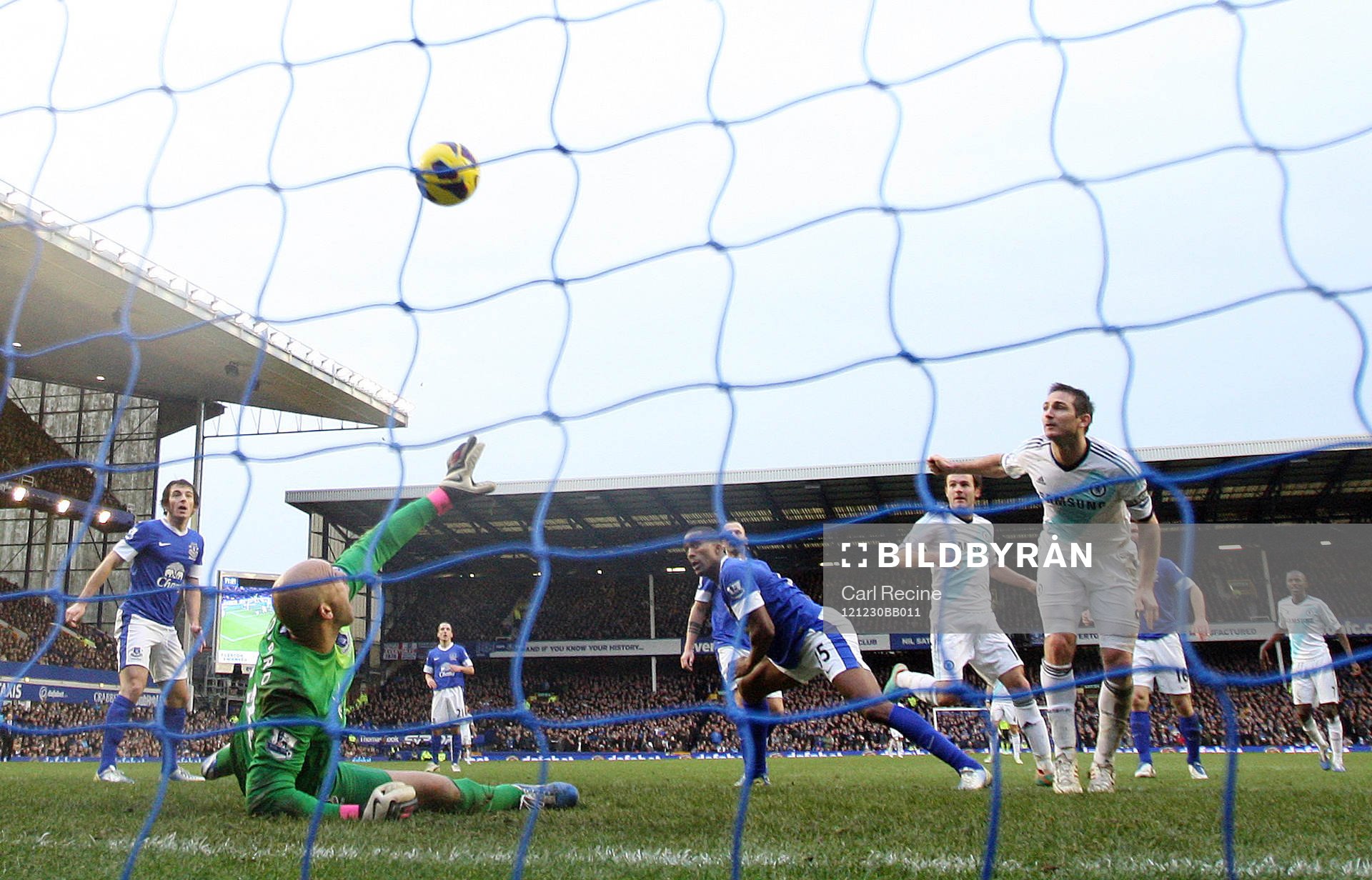 Football - Everton v Chelsea - Barclays Premier League  -