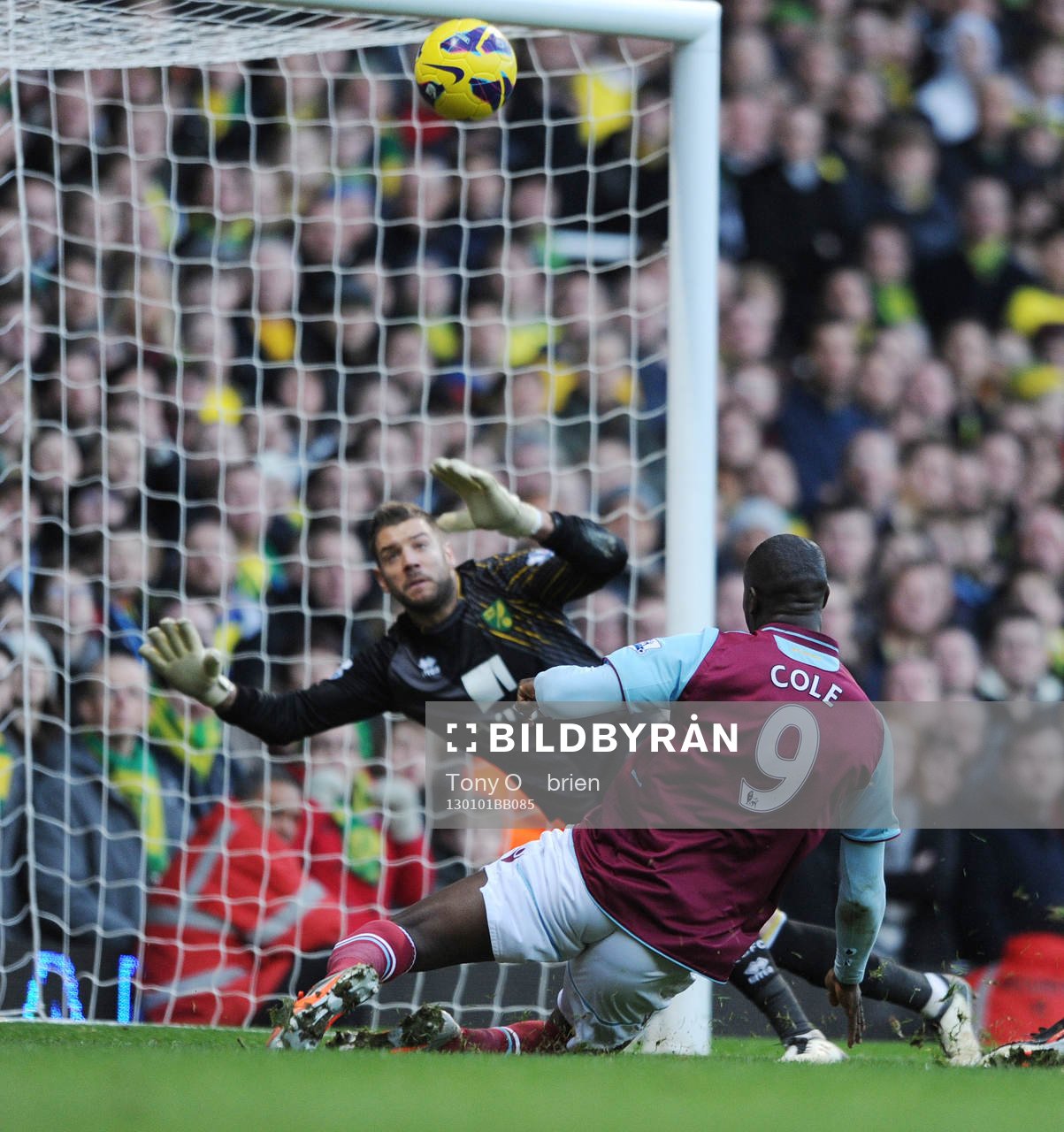 Football - West Ham United v Norwich City - Barclays