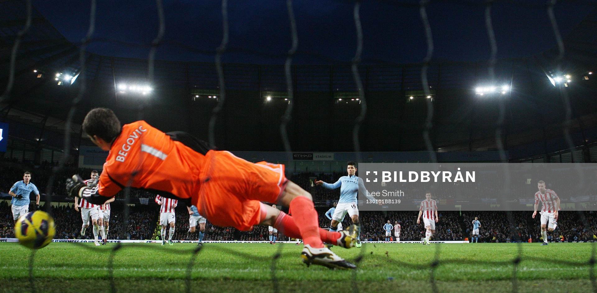 Football - Manchester City v Stoke City - Barclays Premier