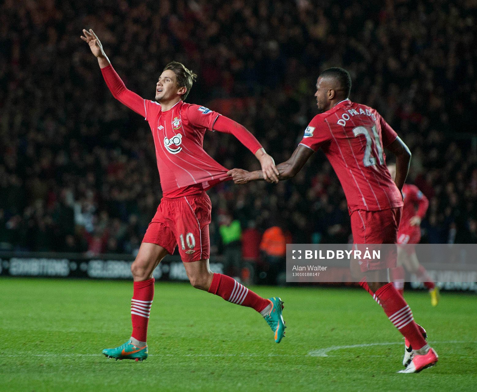 Football - Southampton v Arsenal - Barclays Premier League