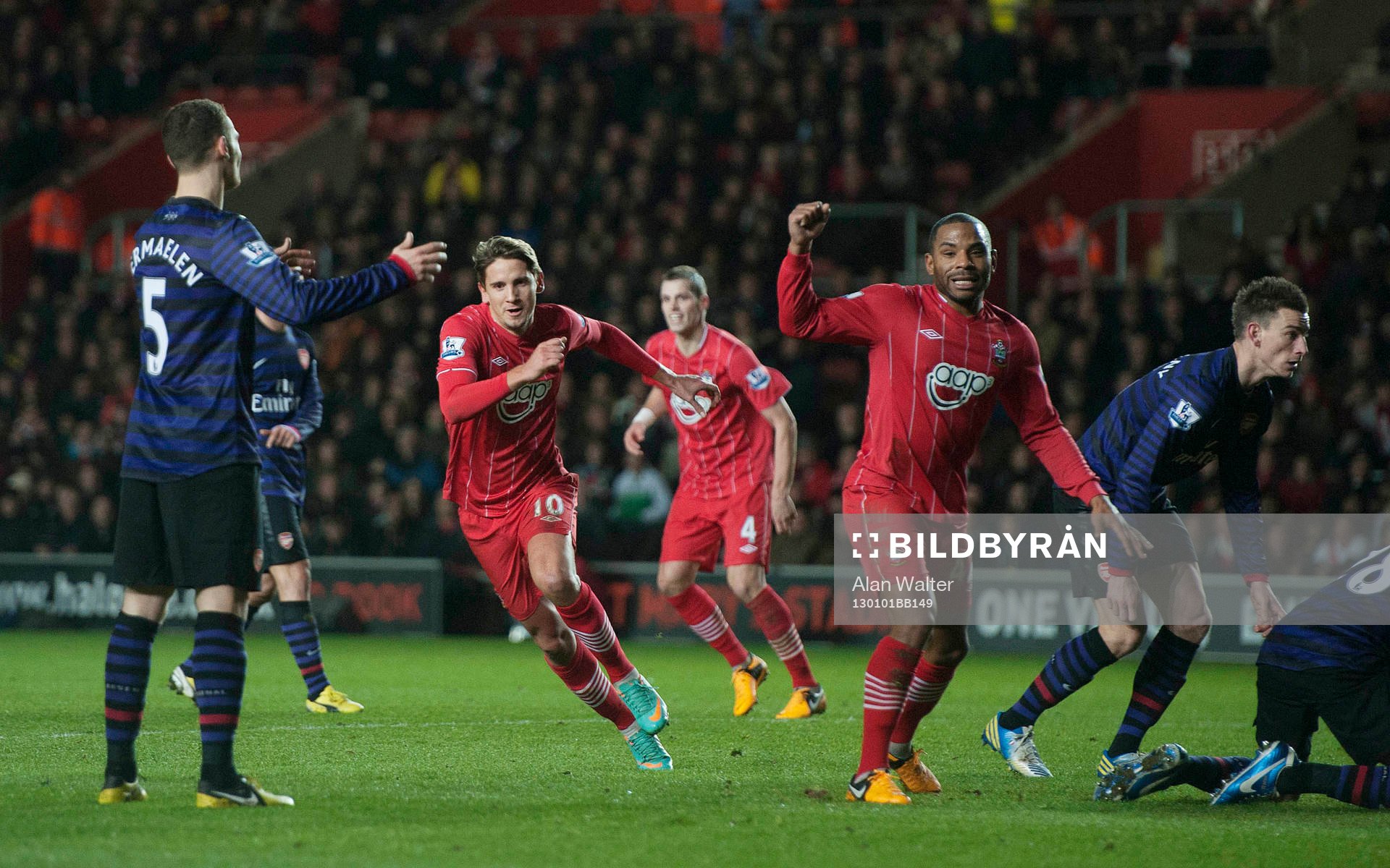 Football - Southampton v Arsenal - Barclays Premier League