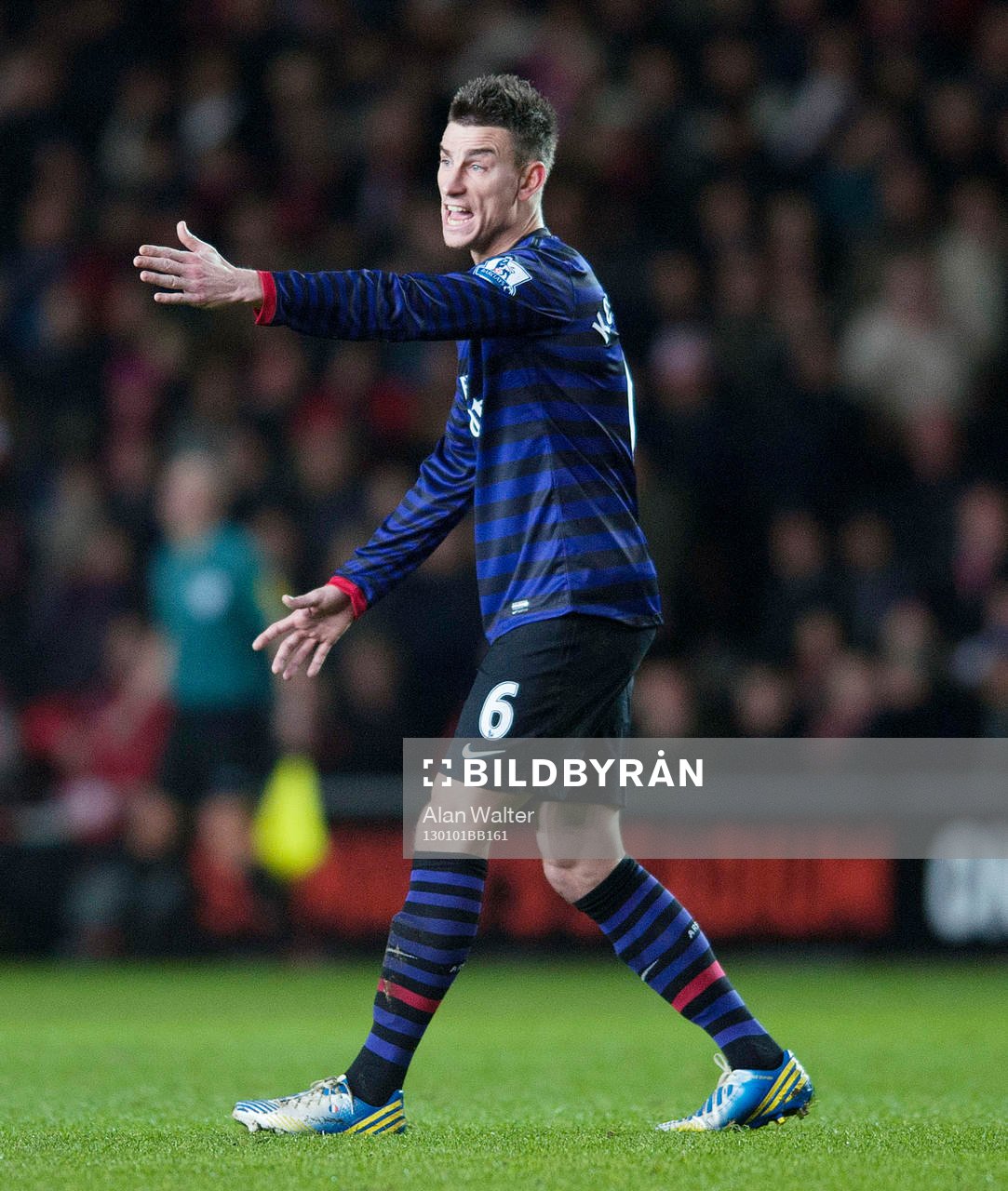 Football - Southampton v Arsenal - Barclays Premier League