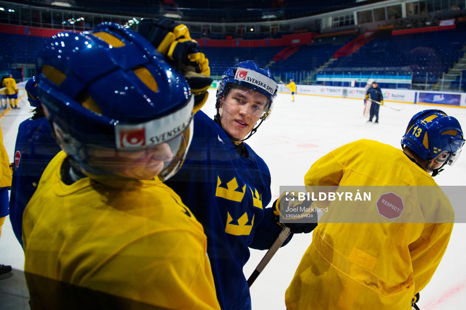 Tom Nilsson skojar med Linus Arnesson