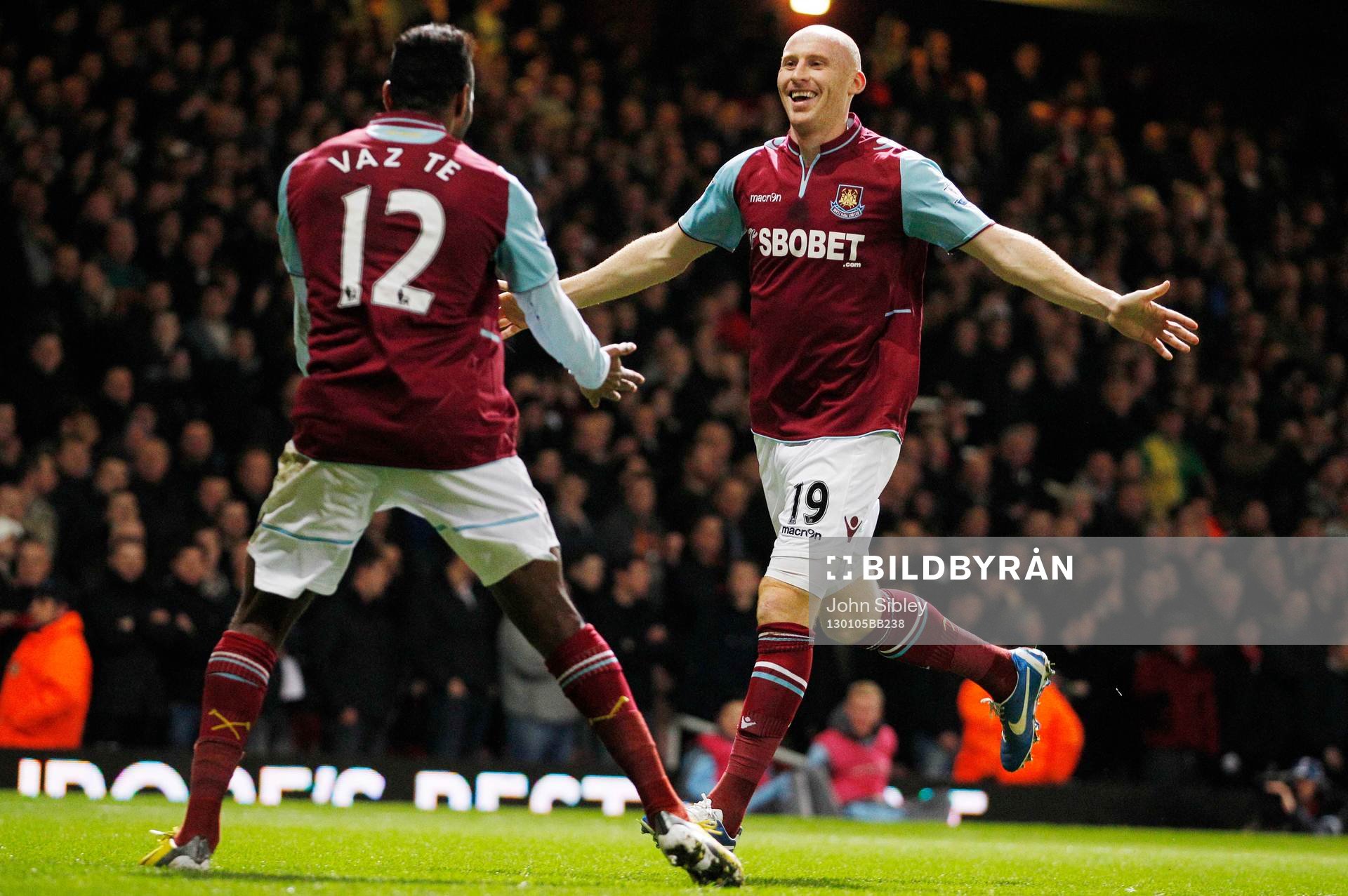 Football - West Ham United v Manchester United - FA Cup