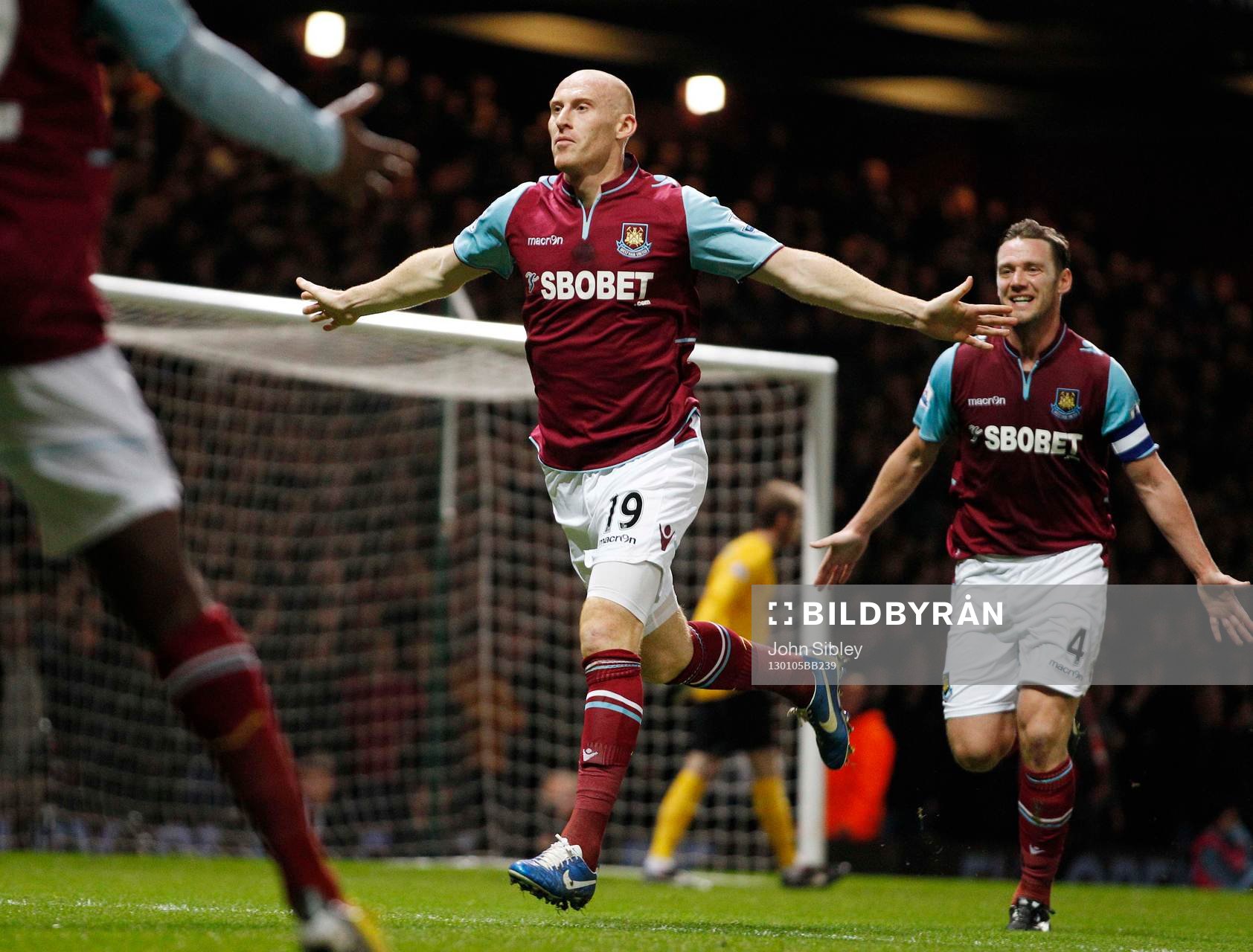 Football - West Ham United v Manchester United - FA Cup