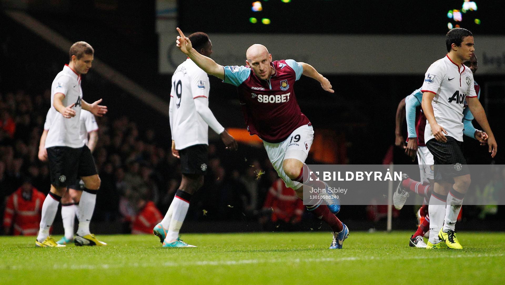 Football - West Ham United v Manchester United - FA Cup