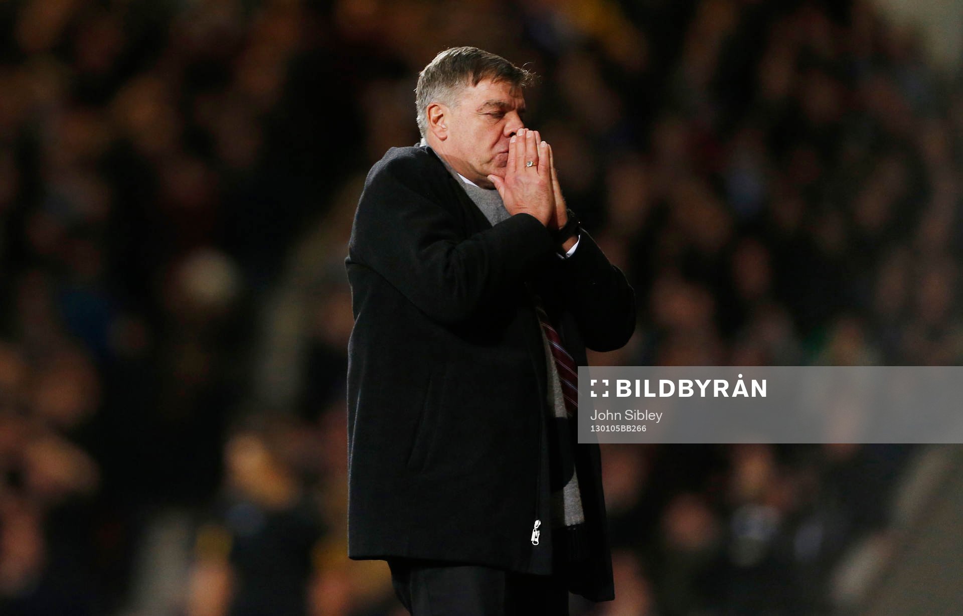 Football - West Ham United v Manchester United - FA Cup
