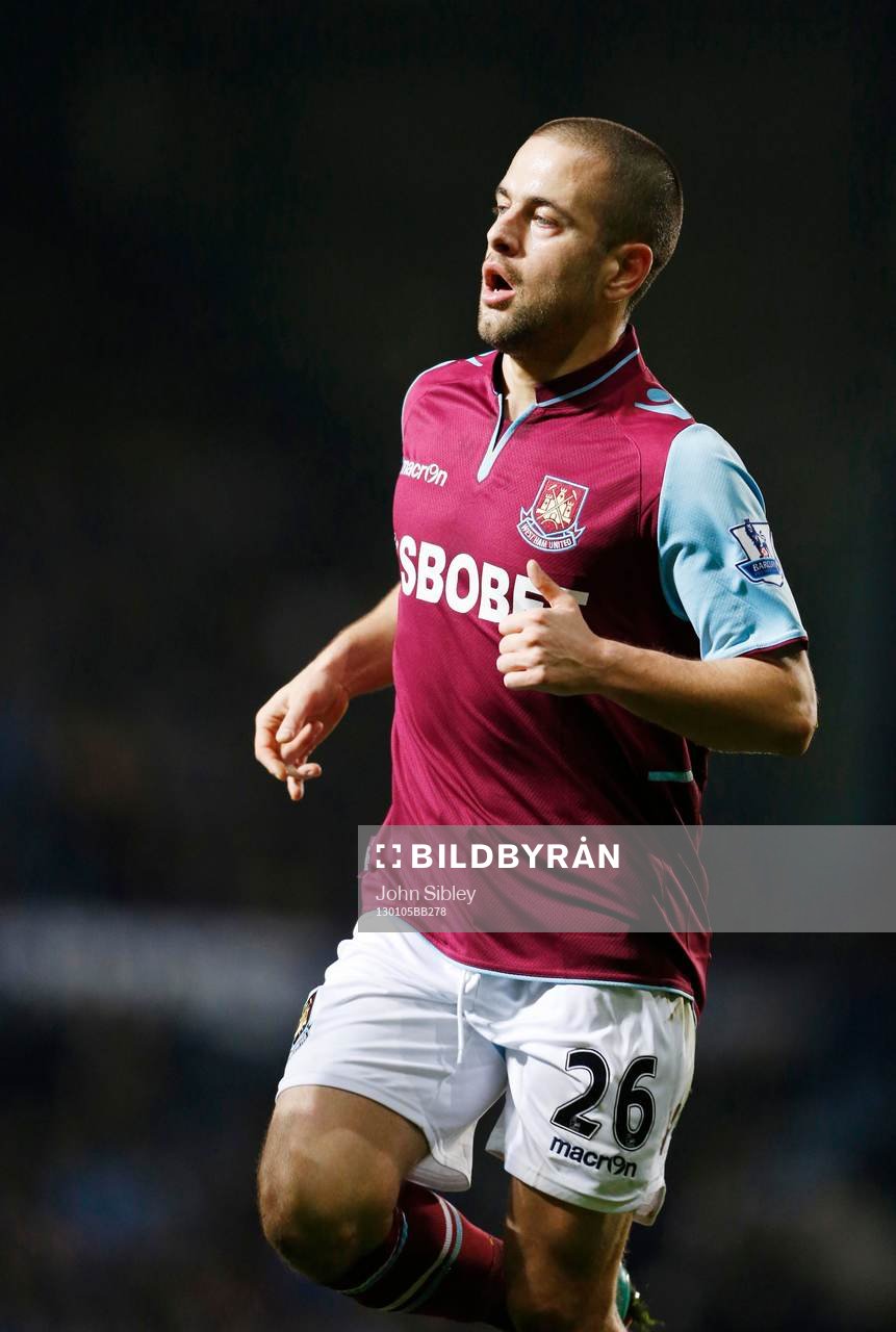 Football - West Ham United v Manchester United - FA Cup