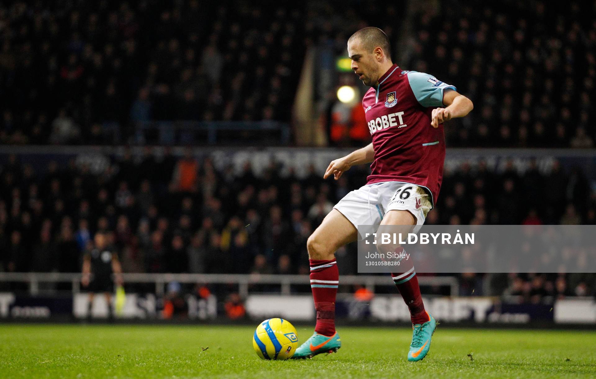 Football - West Ham United v Manchester United - FA Cup