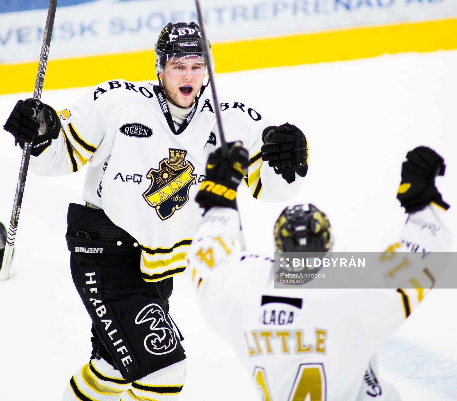 Nicklas Jensen, AIK, jublar, men målet blir bortdömt