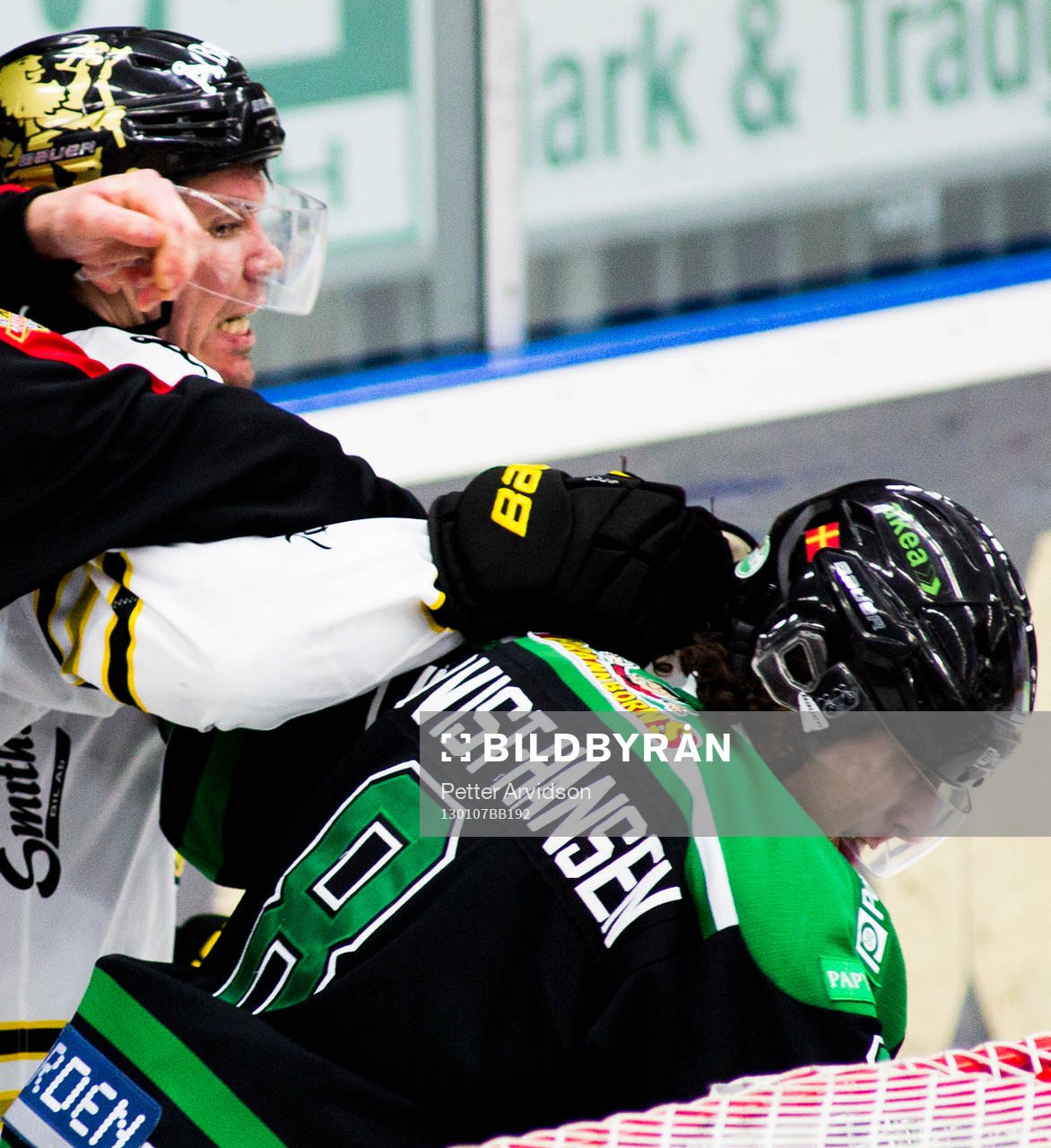 Björn Melin, AIK, i slagsmål med, Alexander Lindqvist
