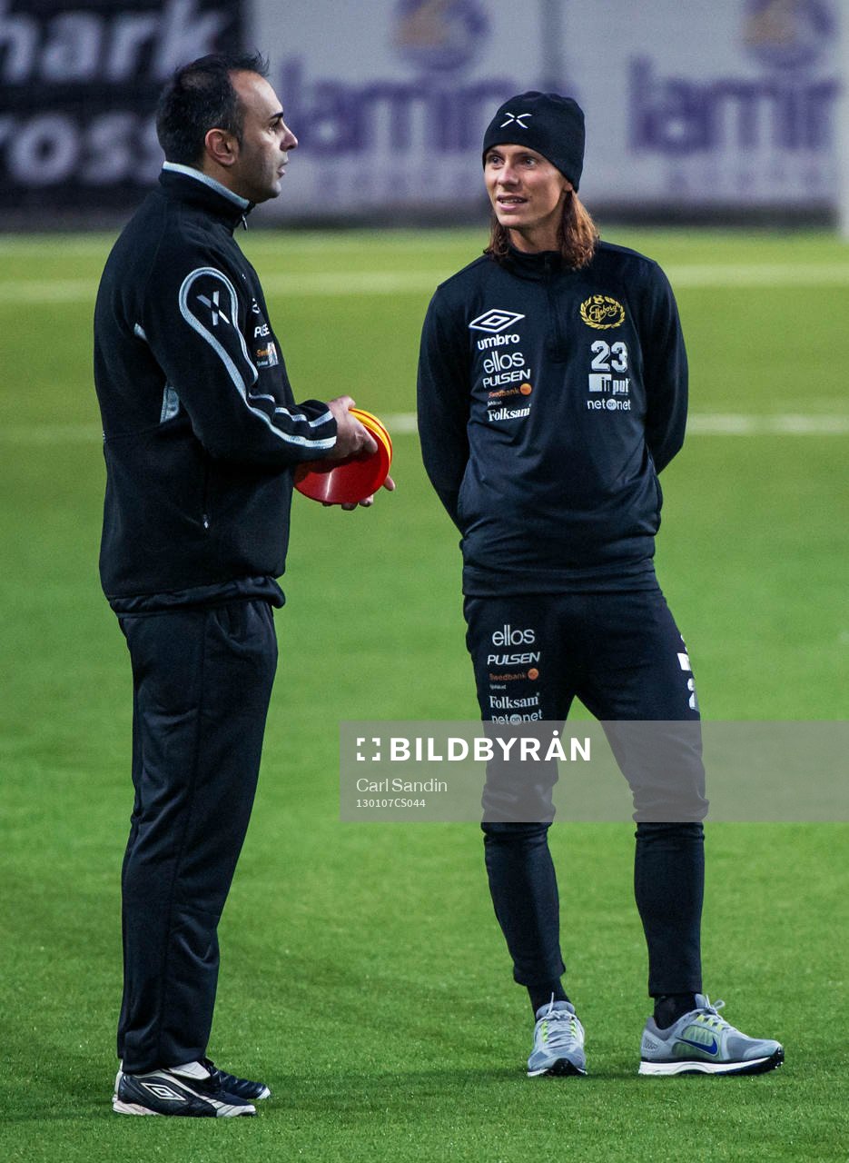 Susanne Malby, ny fystränare i Elfsborg, står och pratar