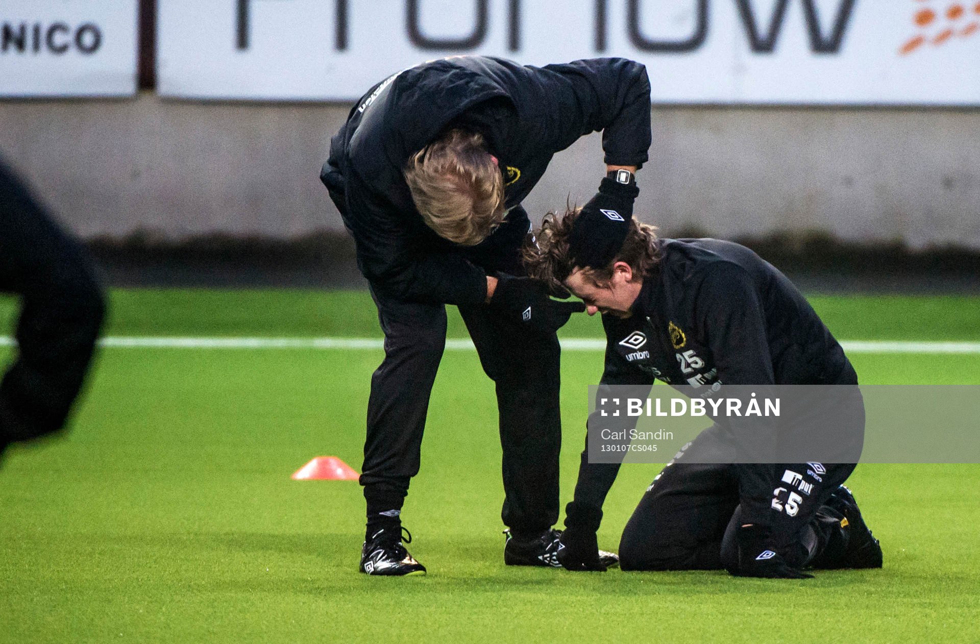 Jörgen Lennartsson, tränare Elfsborg, kollar till Marcus