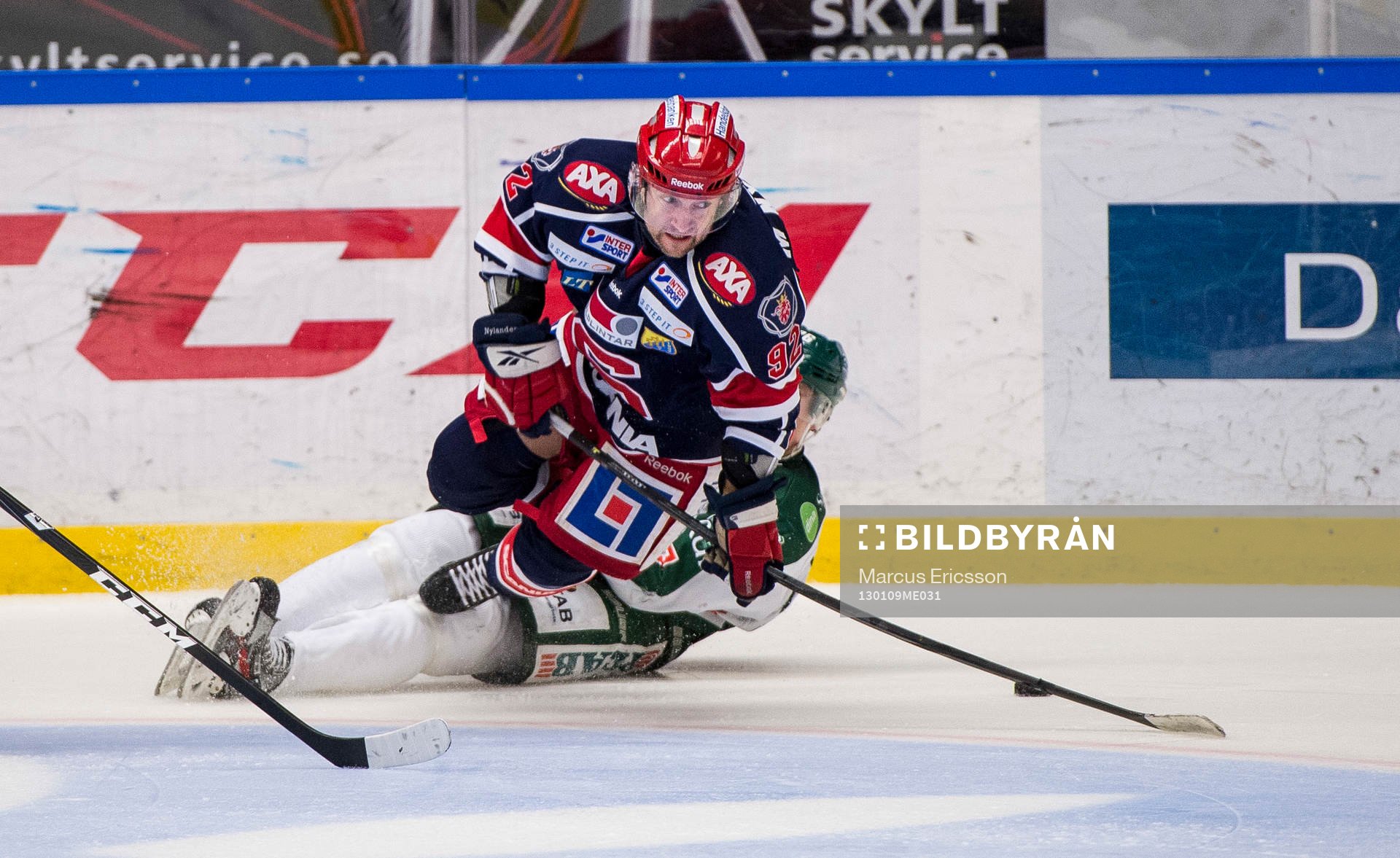 Michael Nylander dras ned av Adam Åkesson, tingsryd