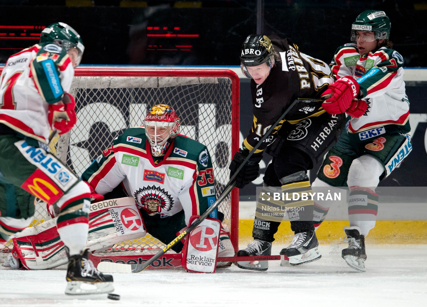 Julius Hudacek, målvakt, Frölunda och Henrik Tömmernes,