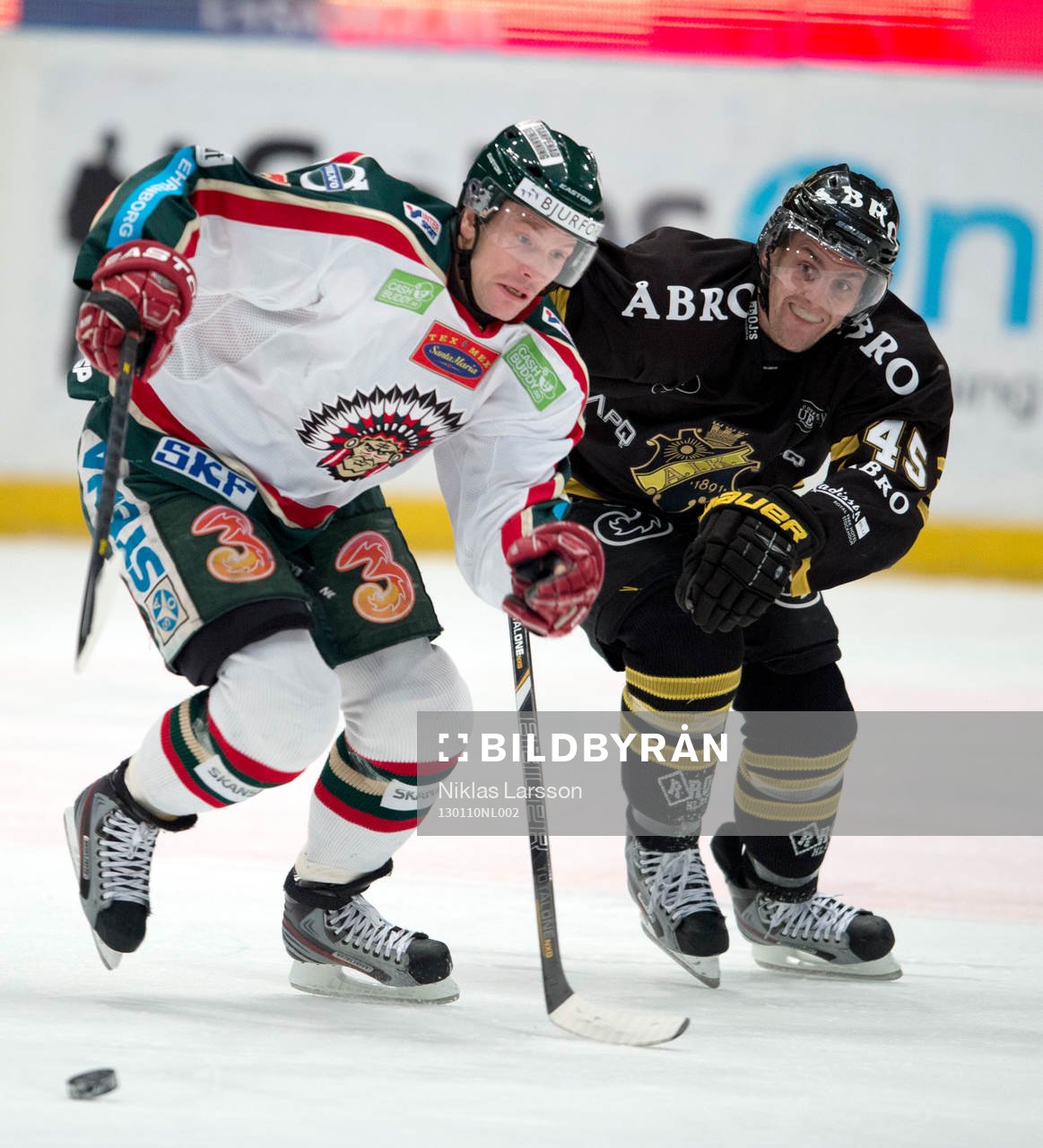 Jari Tolsa, Frölunda jagas av Oscar Steen, AIK