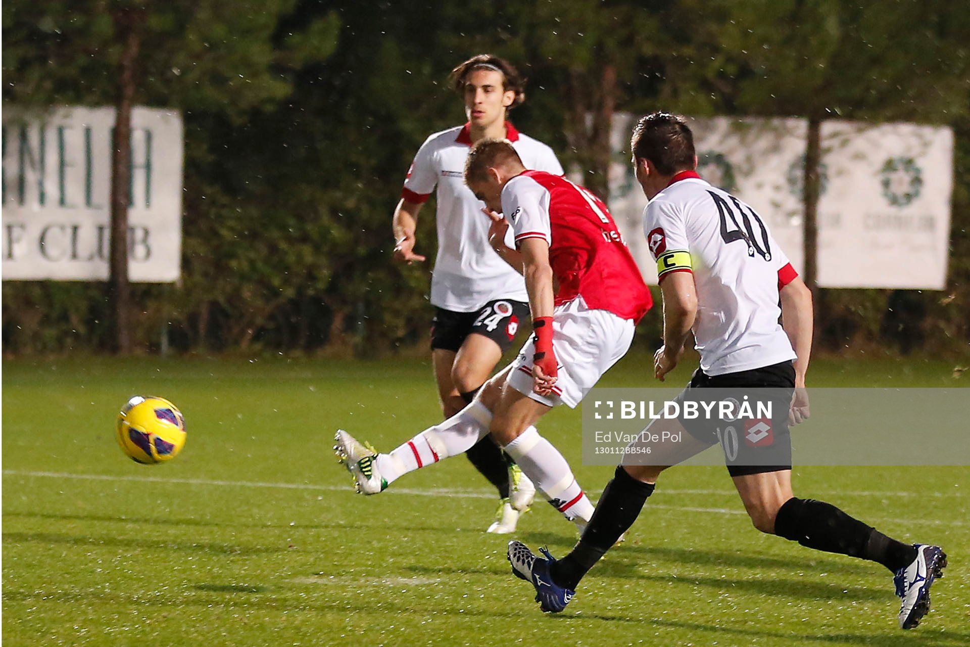 BELEK - 12-01-2013 - voetbal - Genclerbirligi - AZ, trainingskamp AZ in Turkije dag 7, 1-1, AZ speler Markus Henriksen (m) scoort hier de 1-1.