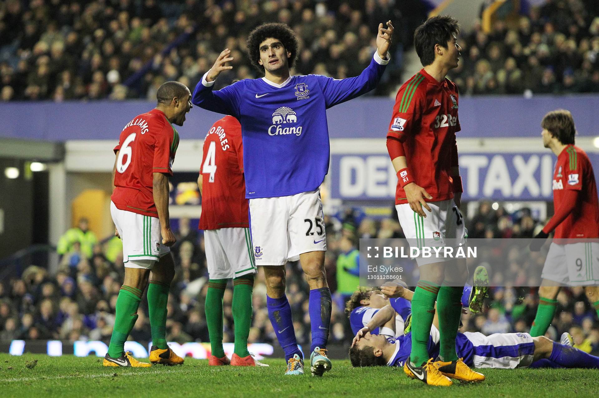 Football - Everton v Swansea City - Barclays Premier League
