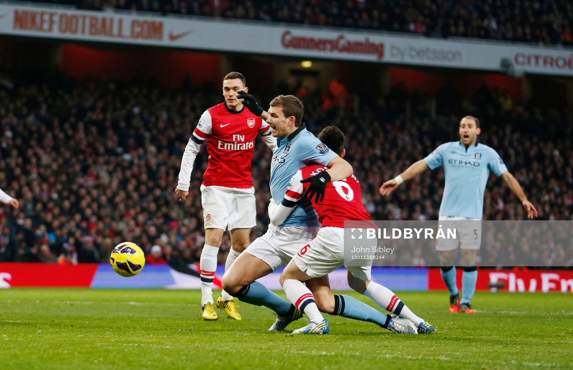 Football - Arsenal v Manchester City - Barclays Premier