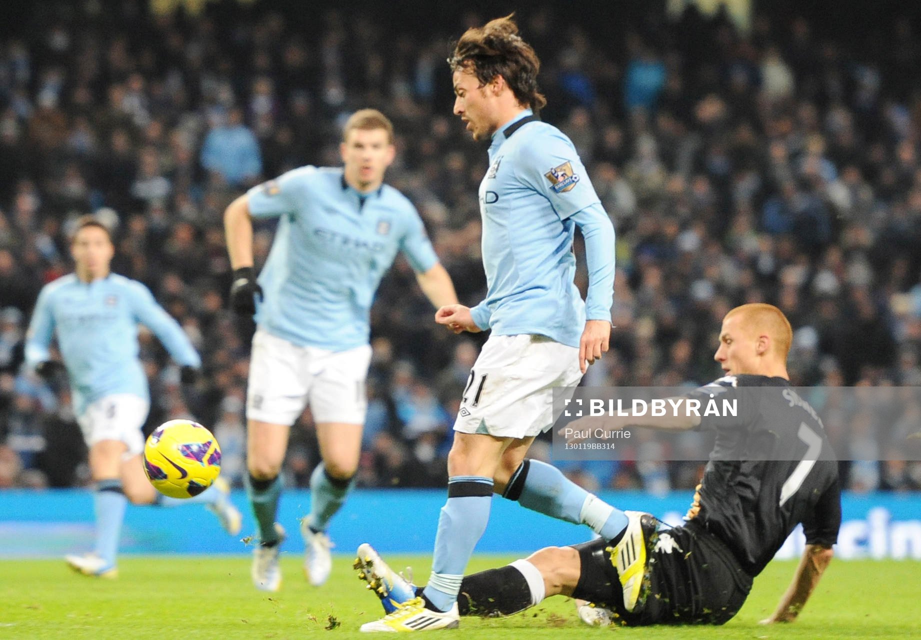 Football - Manchester City v Fulham - Barclays Premier