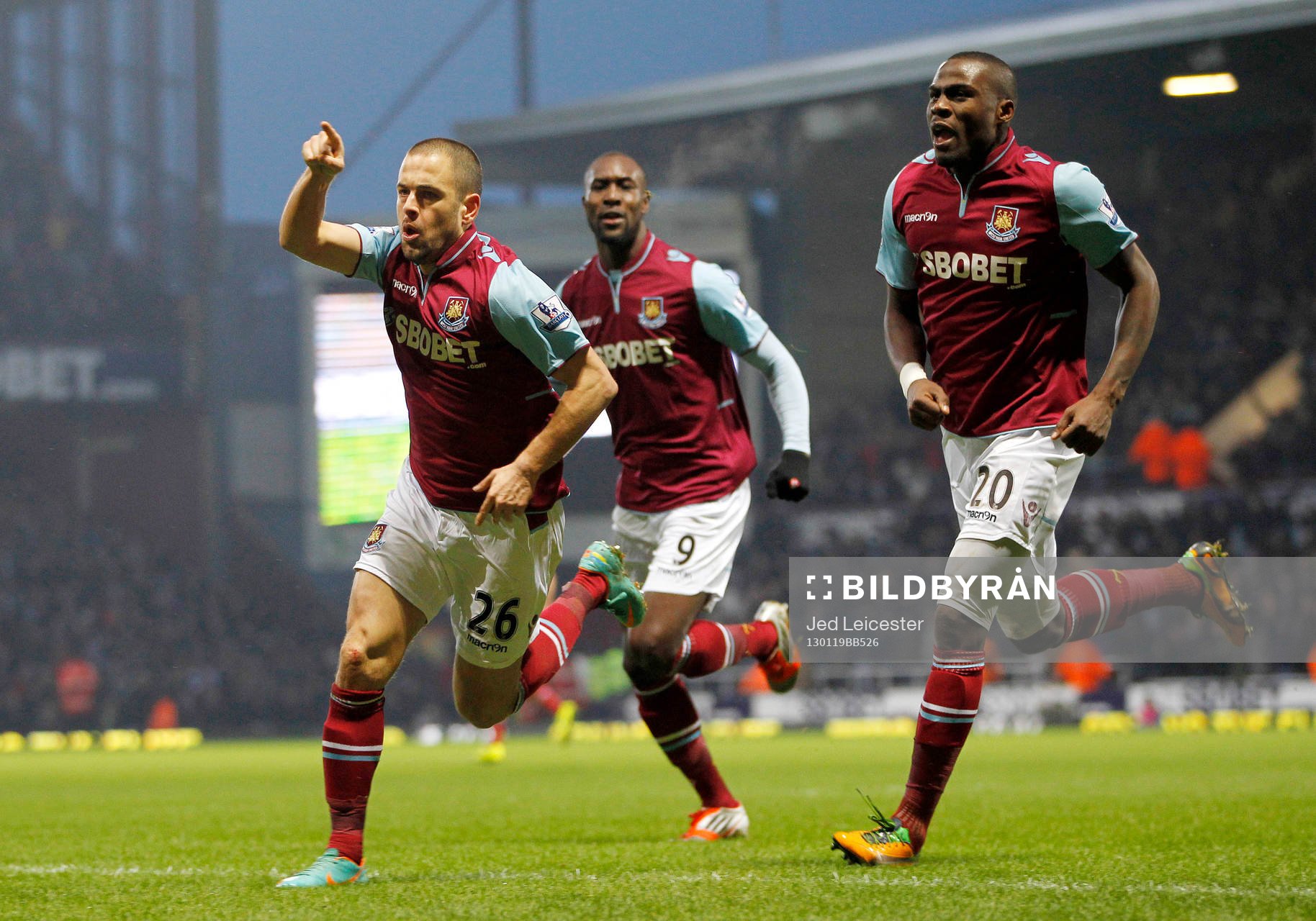 Football - West Ham United v Queens Park Rangers - Barclays