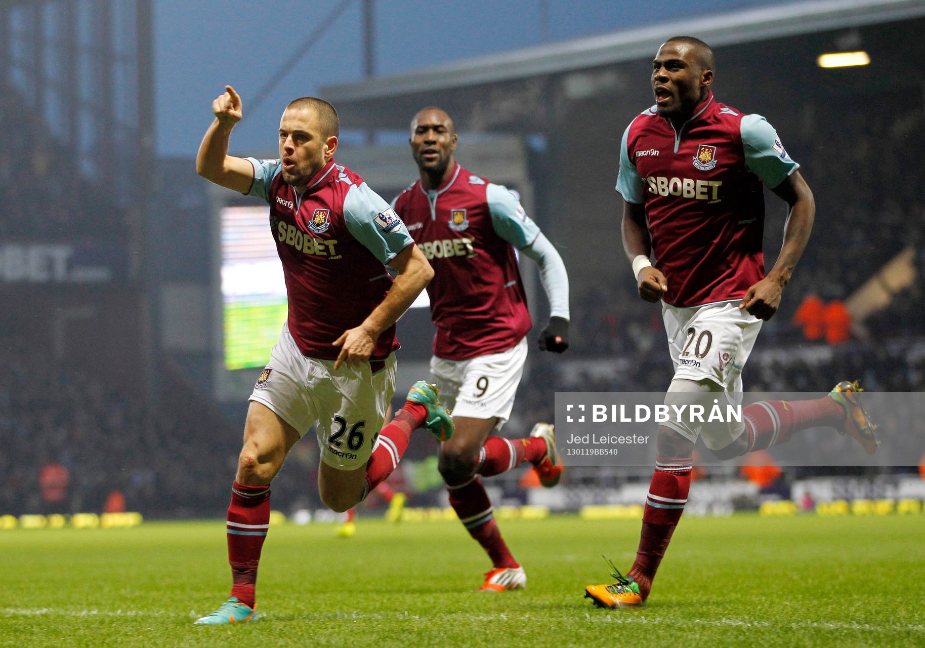 Football - West Ham United v Queens Park Rangers - Barclays