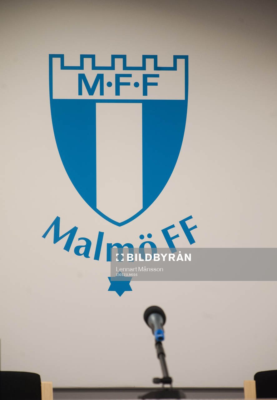 Fotboll, presskonferens, Malmö FF, klubbmärke och