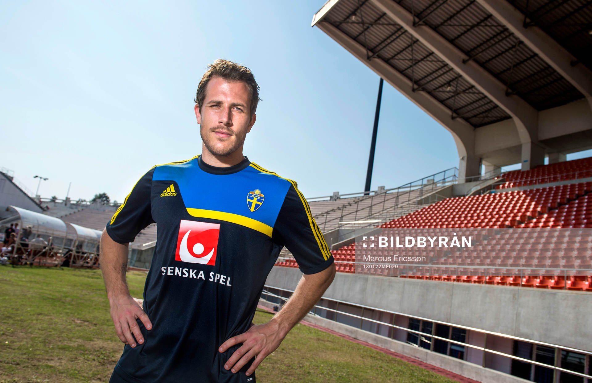Träning på 700 års Stadion i Chiang Mai. Tobias Hysén