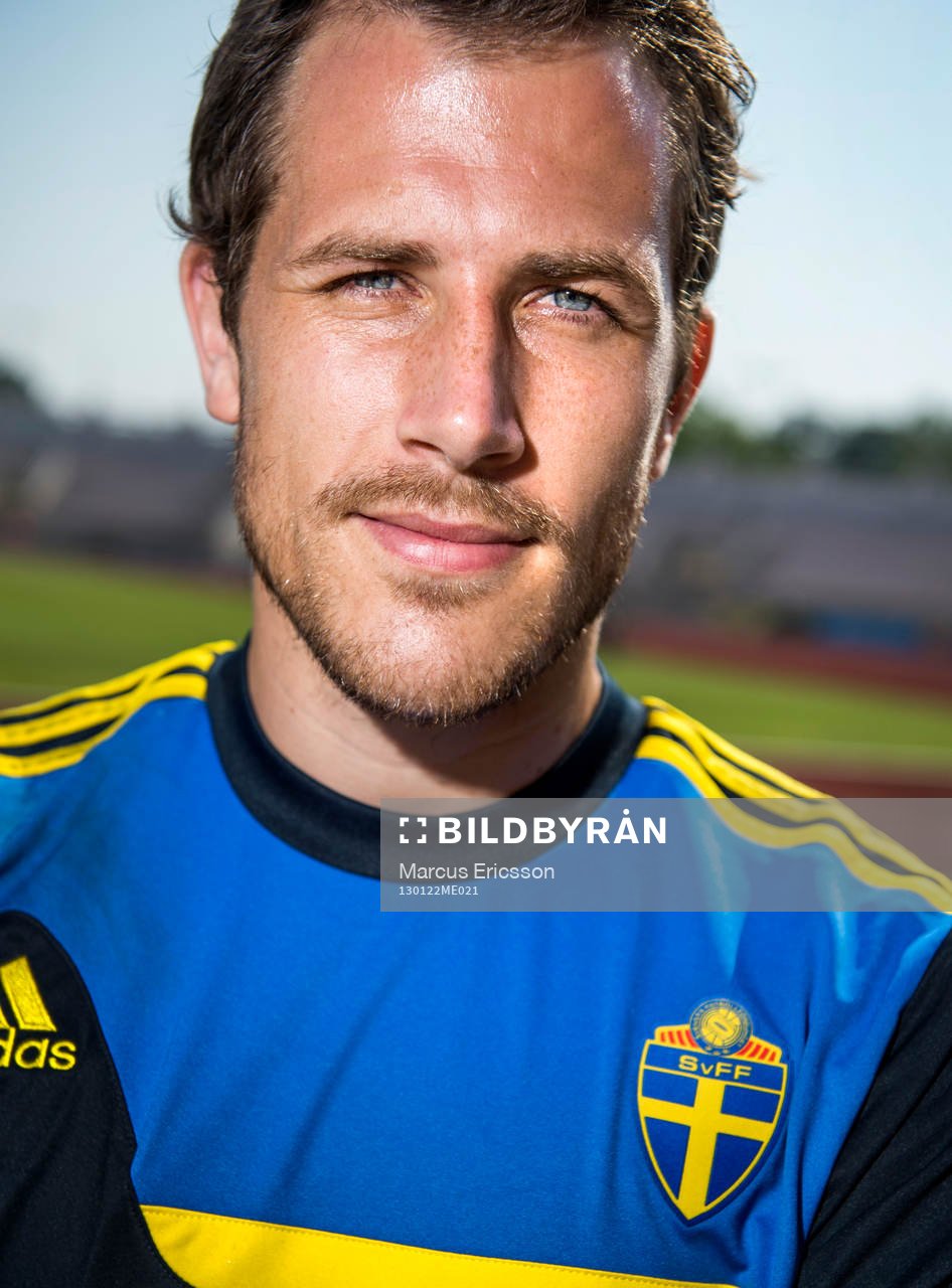Träning på 700 års Stadion i Chiang Mai. Tobias Hysén