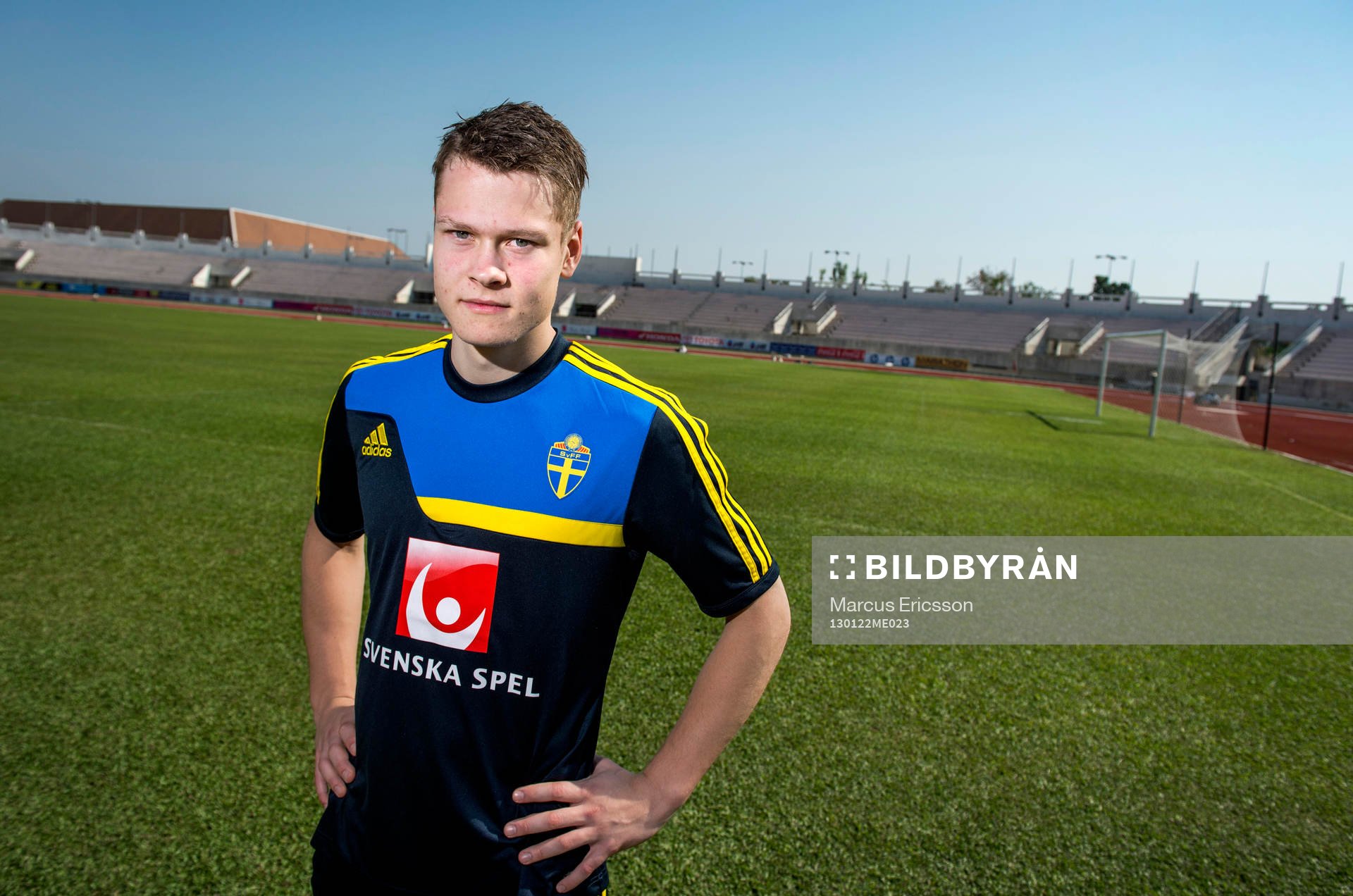 Träning på 700 års Stadion i Chiang Mai. Viktor Claesson
