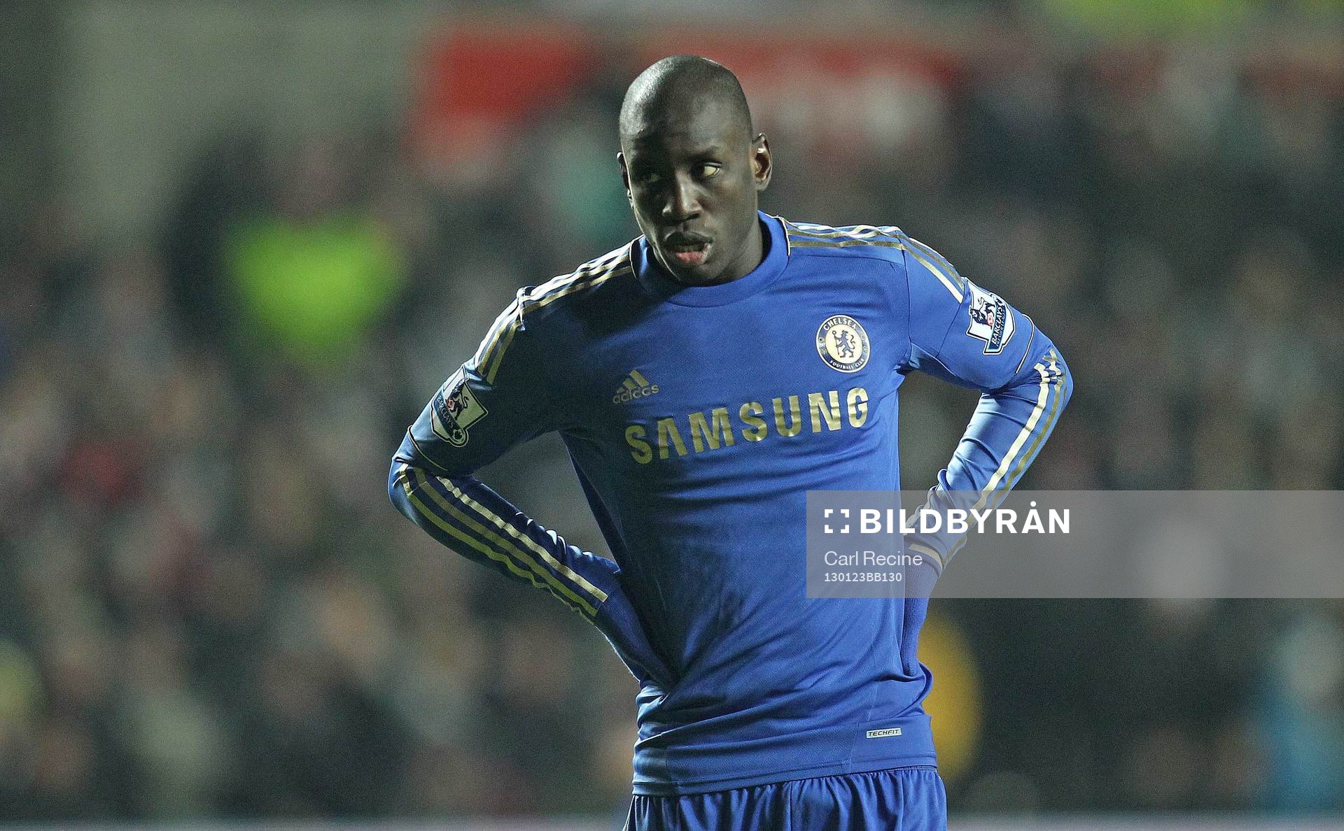 Football - Swansea City v Chelsea - Capital One Cup Semi