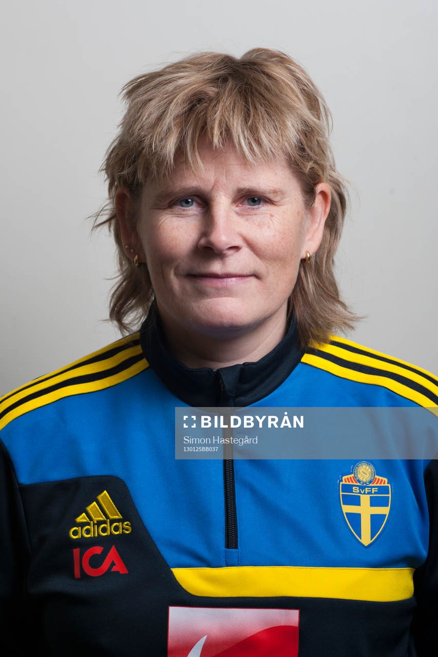 Damfotboll, Landslag U19, Sverige:  Anneli Andersen, Ledare