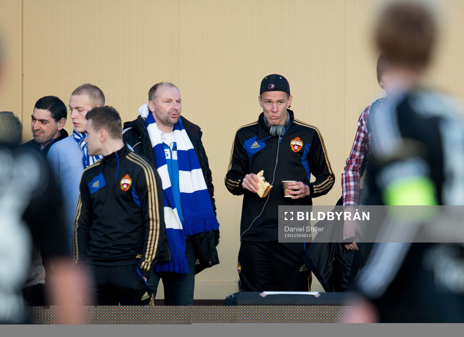 IFK Göteborgs sportchef HÅkan Mild, pratar med Pontus