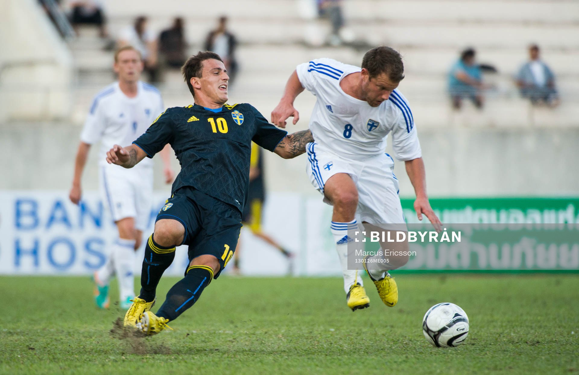 Fotboll, King´s Cup, Finland - Sverige: Erton Fejzullahu, Sverige och Teemu Tainio, Finland