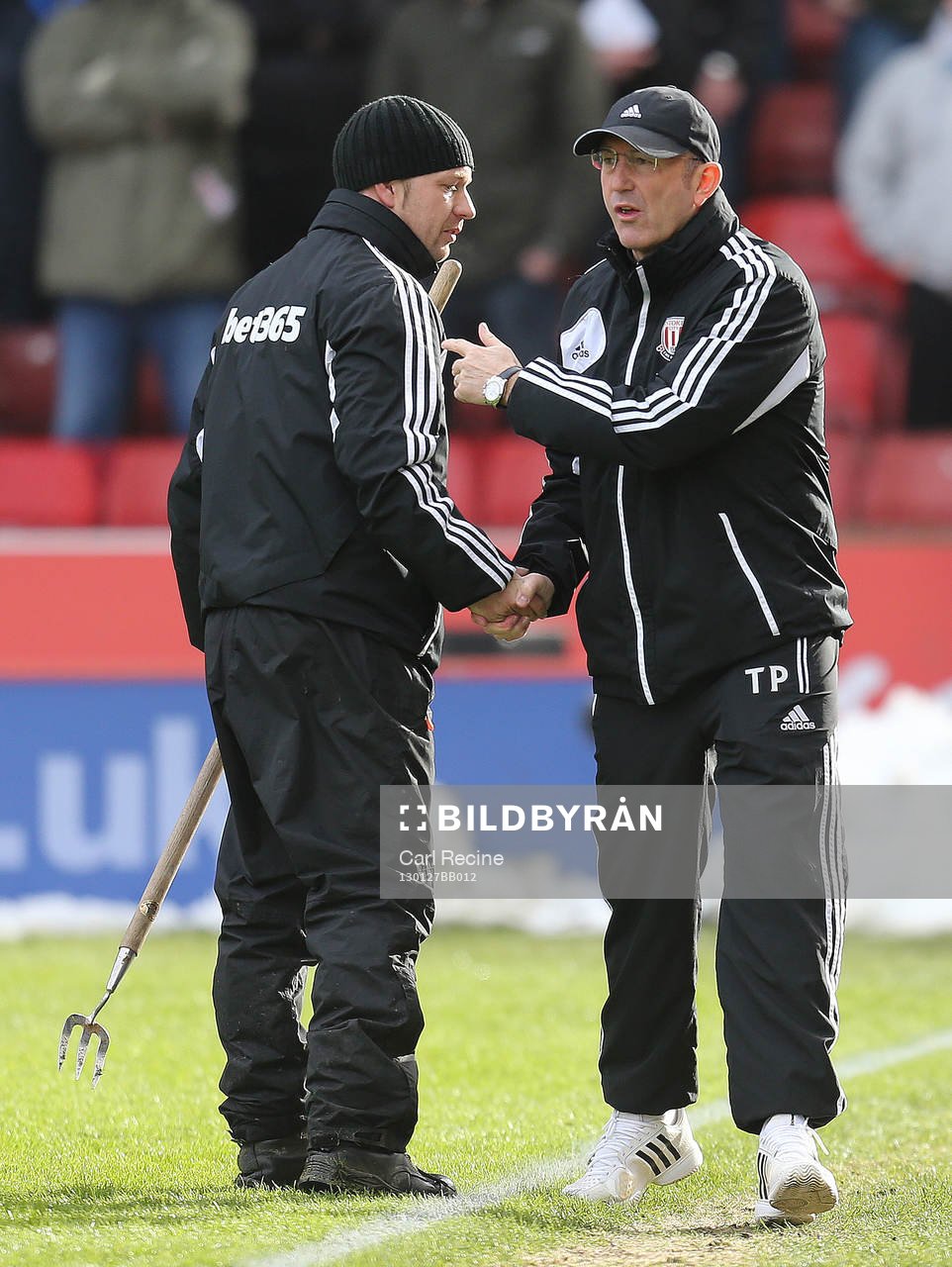 Football - Stoke City v Manchester City - FA Cup Fourth