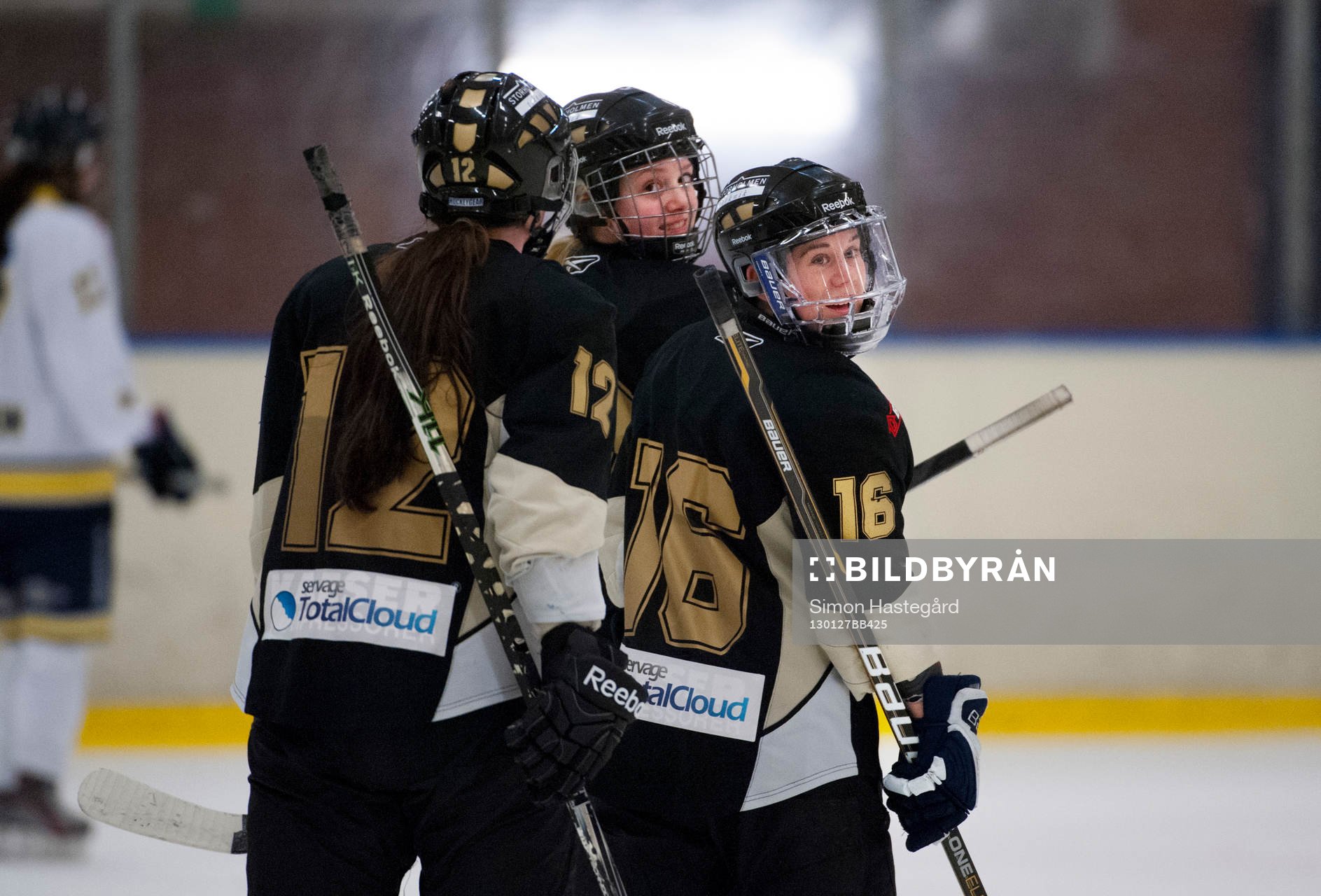 Lisa Johansson, AIK, jublar
