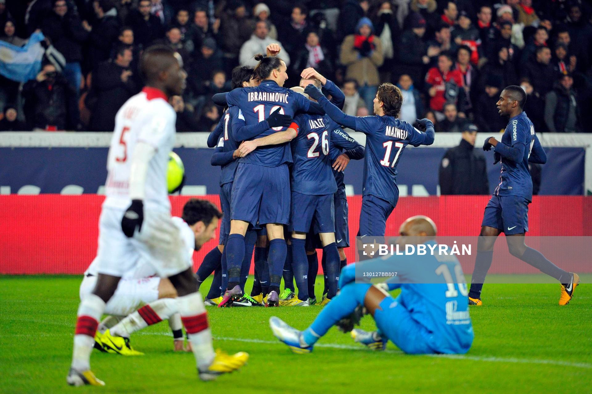 Jublande glada spelare i  PSG / Ezequiel LAVEZZI  -