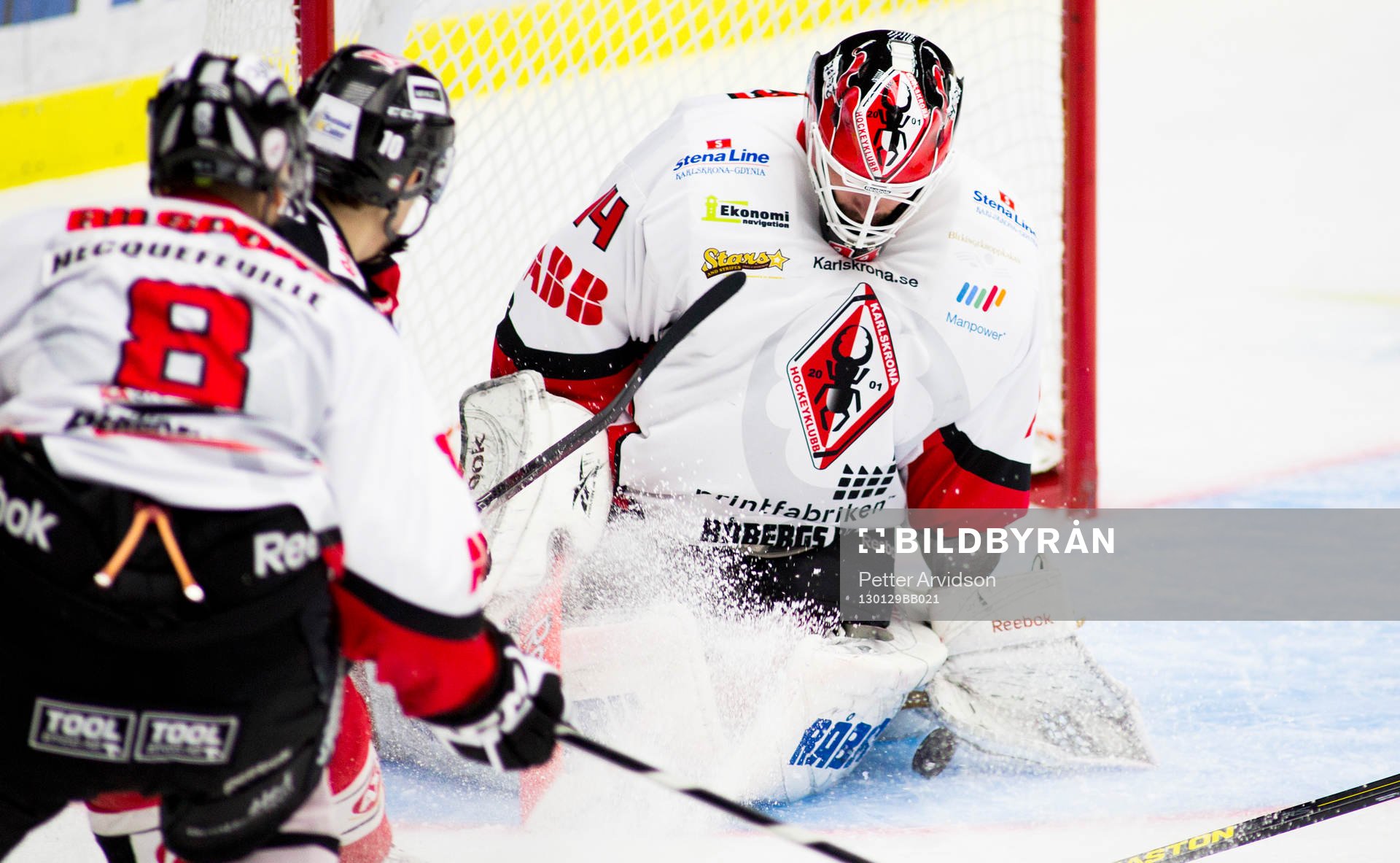 Timo Leinonen, målvakt, Karlskrona, gör en räddning