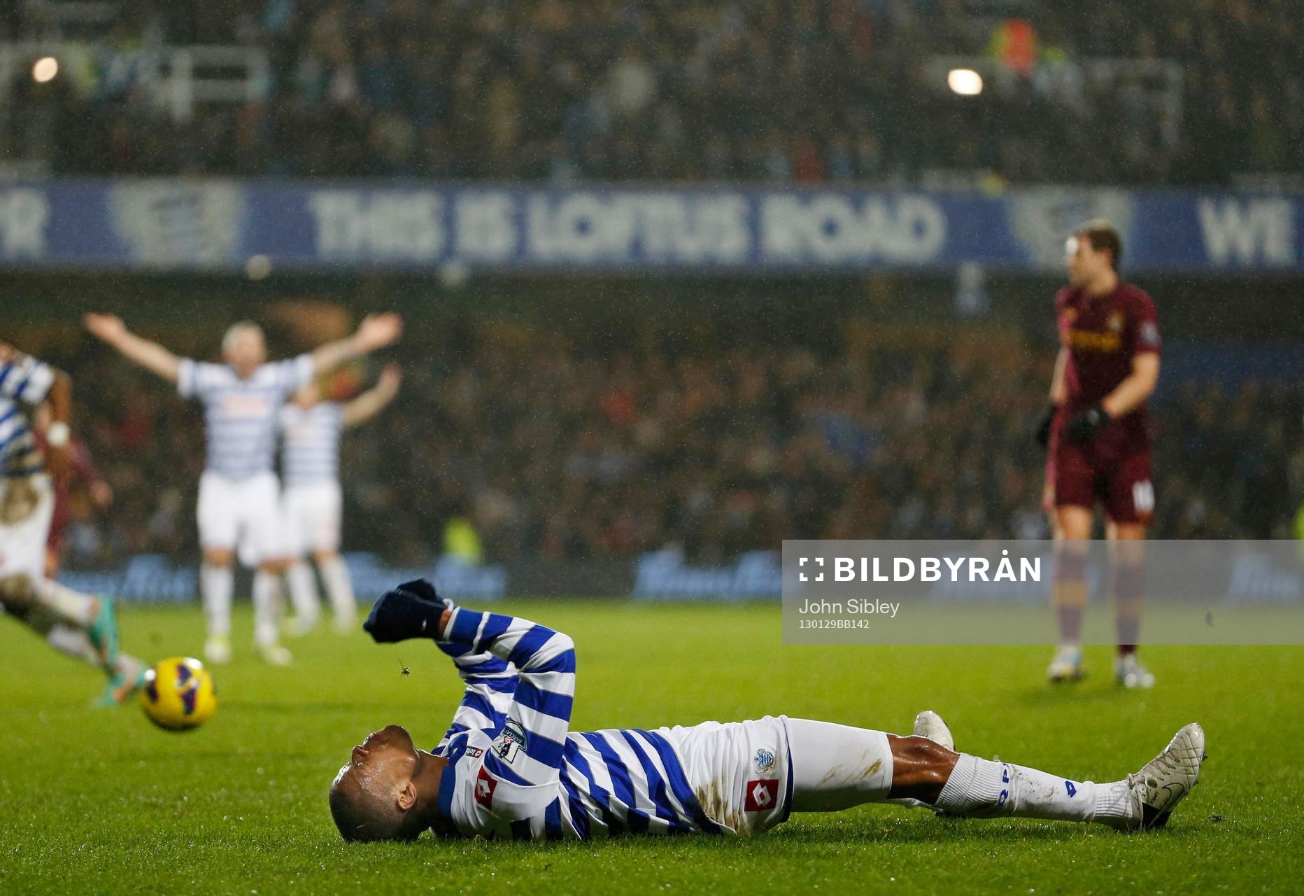 Football - Queens Park Rangers v Manchester City - Barclays
