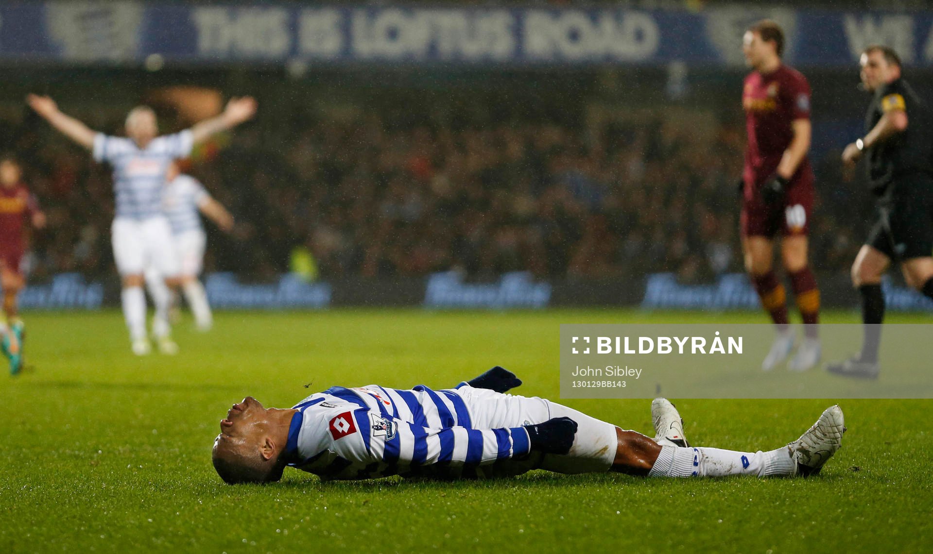Football - Queens Park Rangers v Manchester City - Barclays