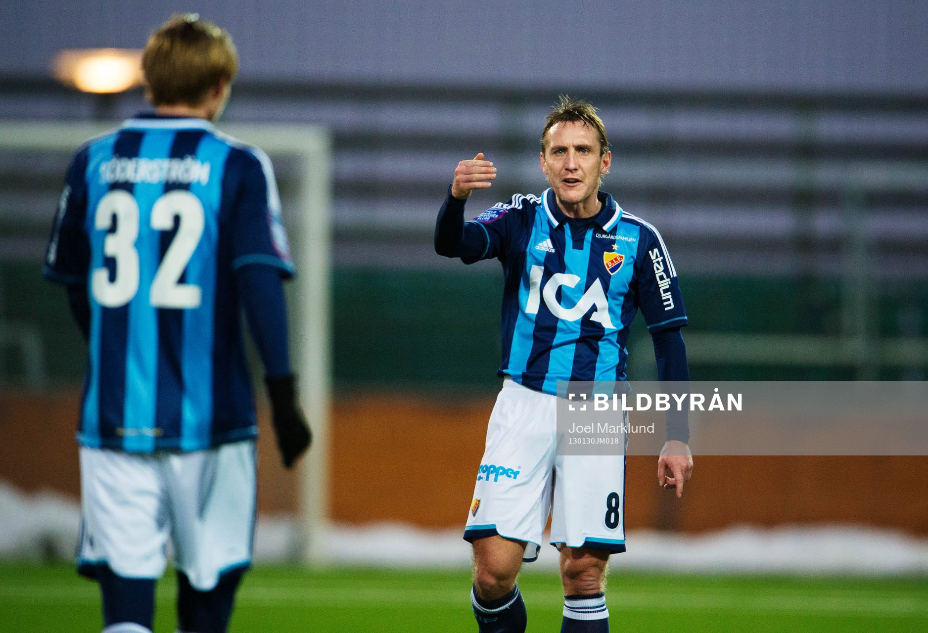 Andreas Johansson, Djurgården, manar på Tim Söderström
