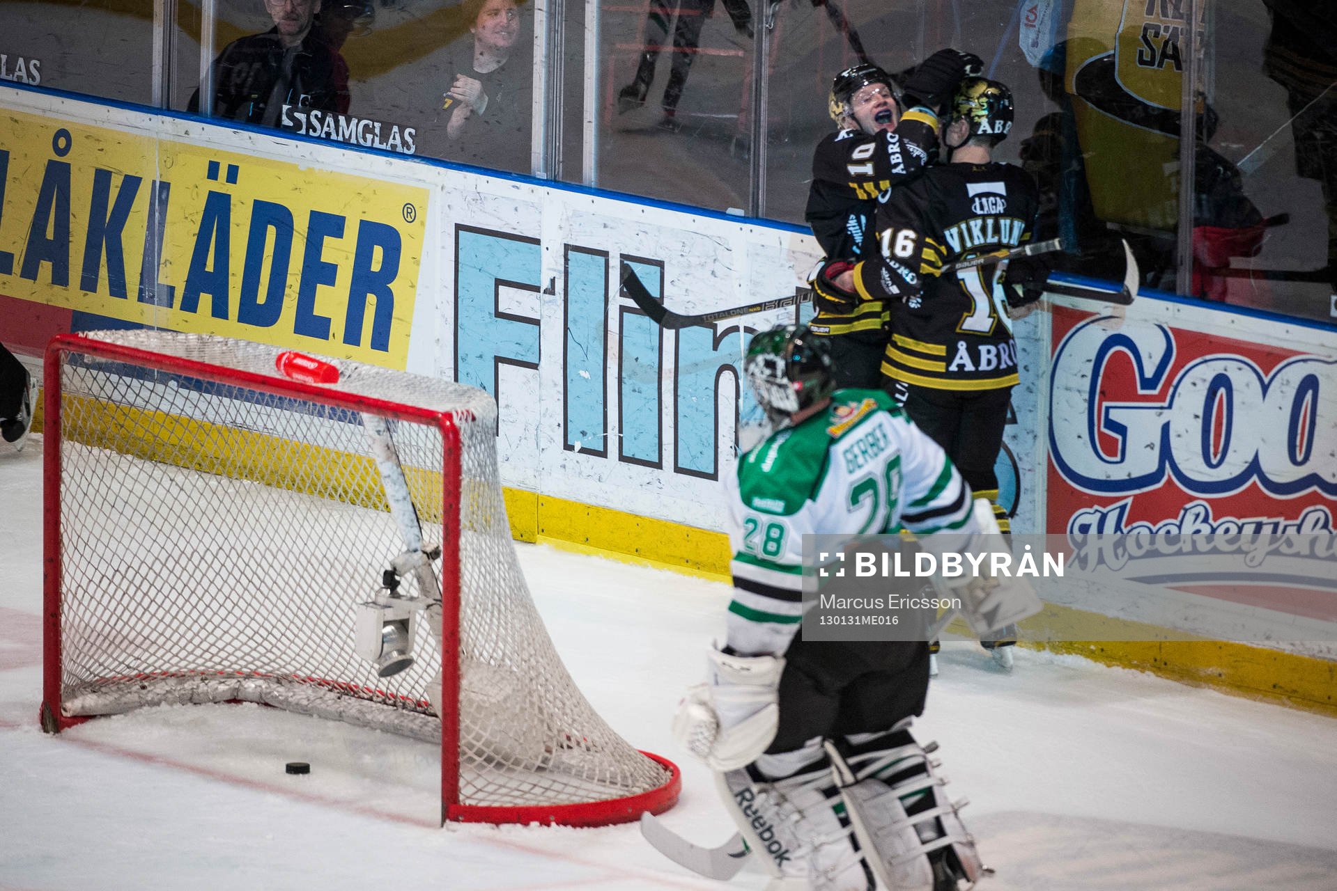 Esa Pirnes och Tobias Viklund, AIK jublar