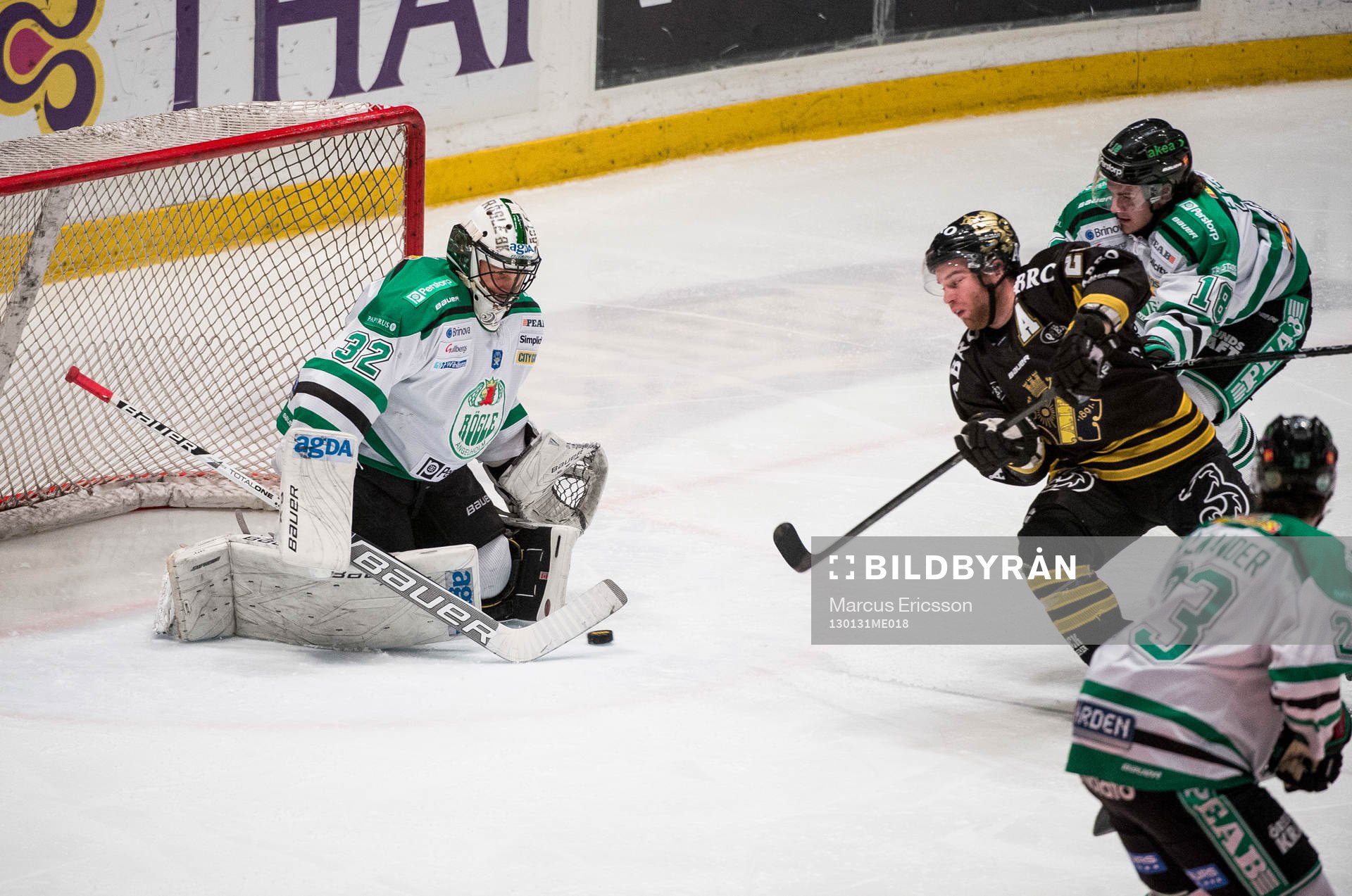 Christian Sandberg, AIK petar in pucken bakom Jonas