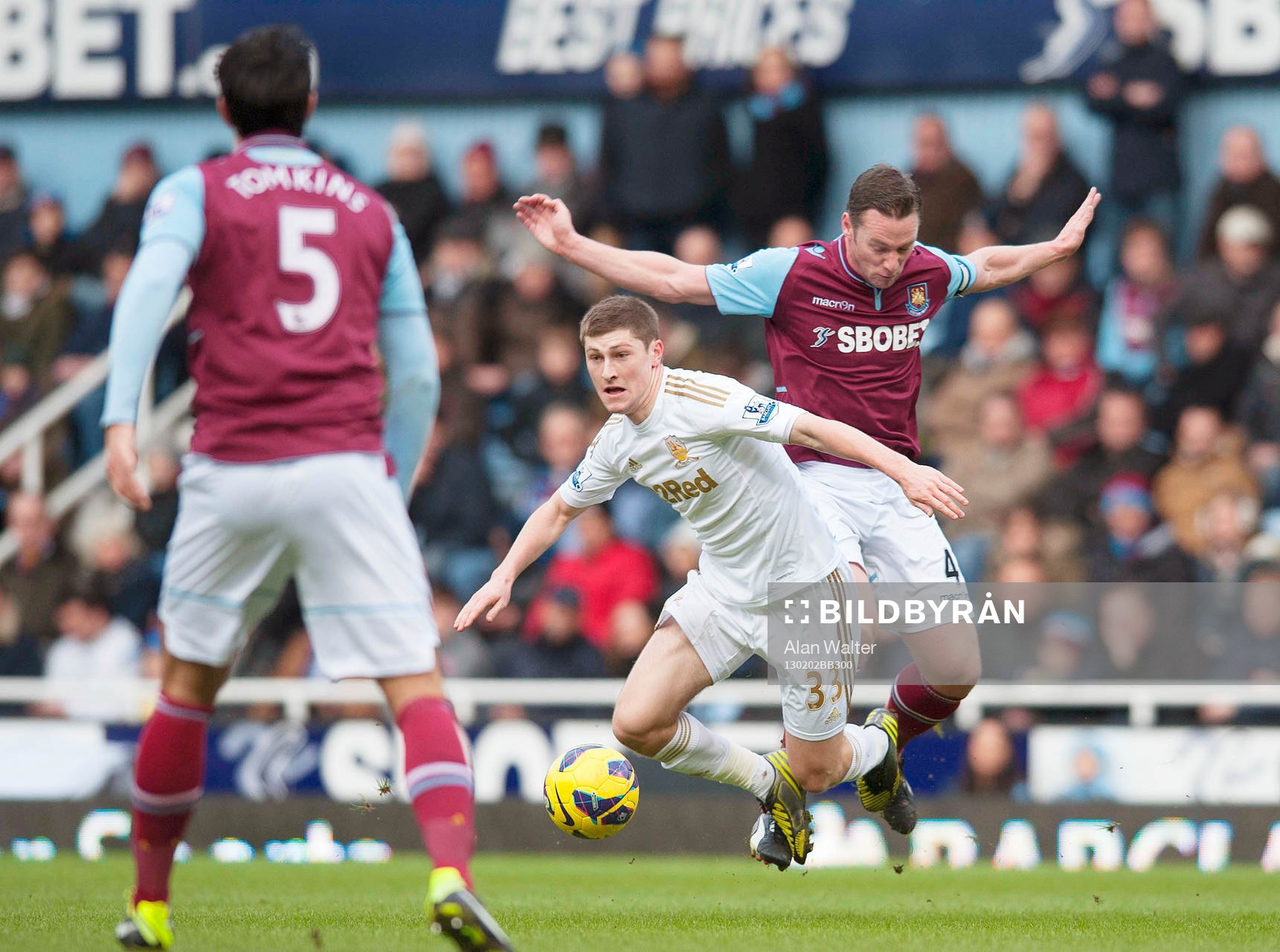 Football - West Ham United v Swansea City - Barclays