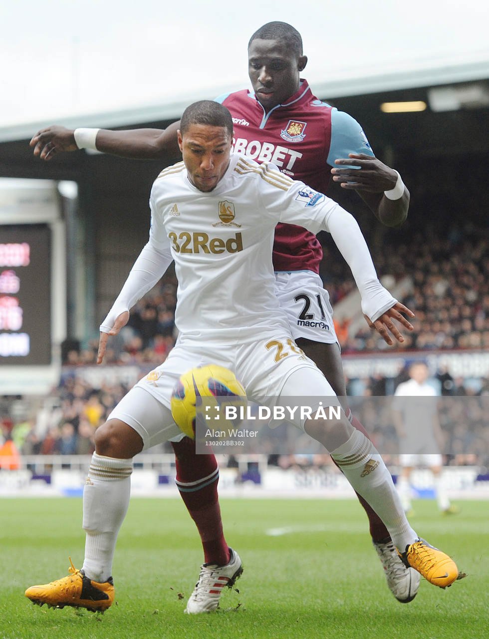 Football - West Ham United v Swansea City - Barclays